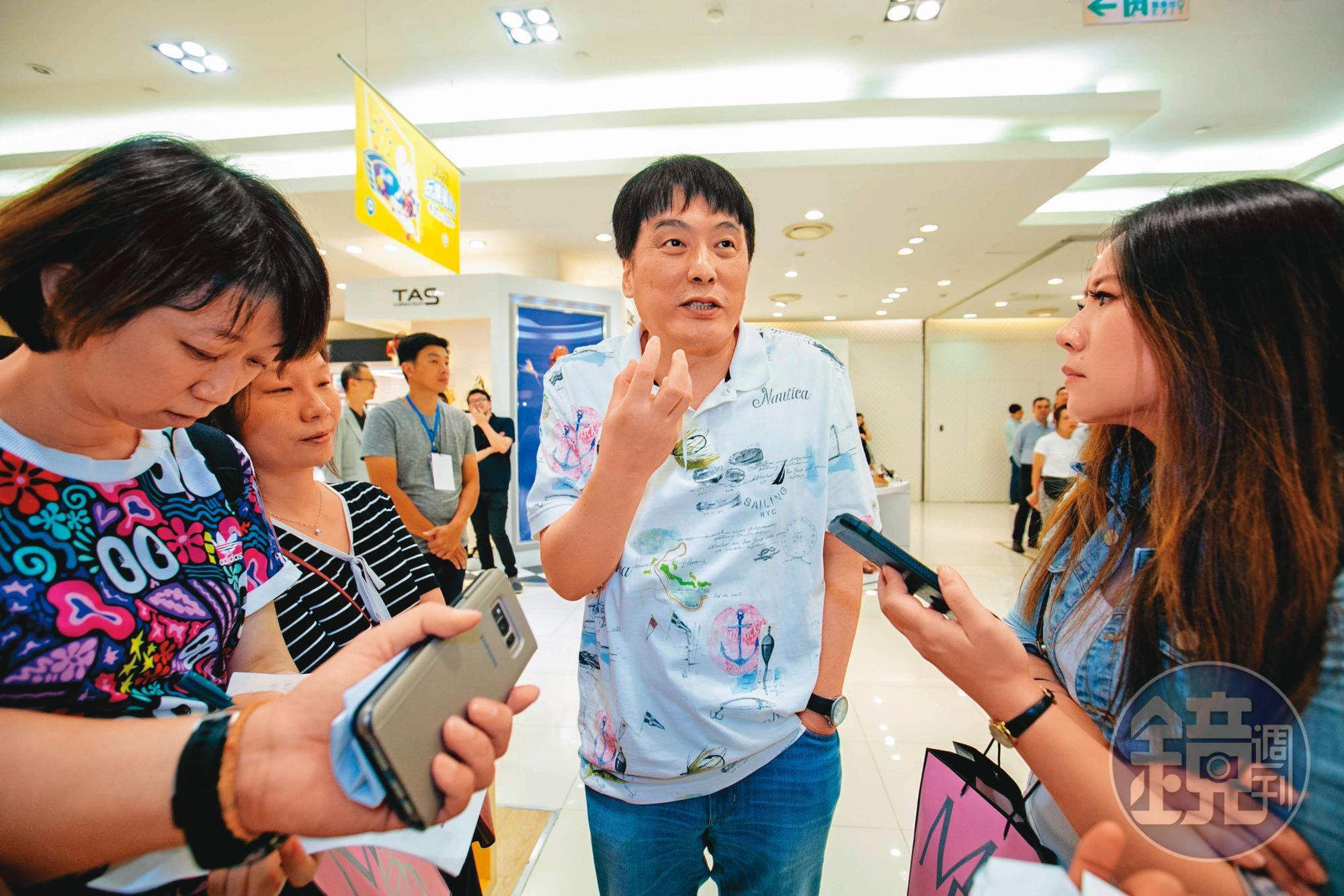 羅智先強調,即使是再方便的科技,也永遠沒辦法取代一個實體接觸的感覺。