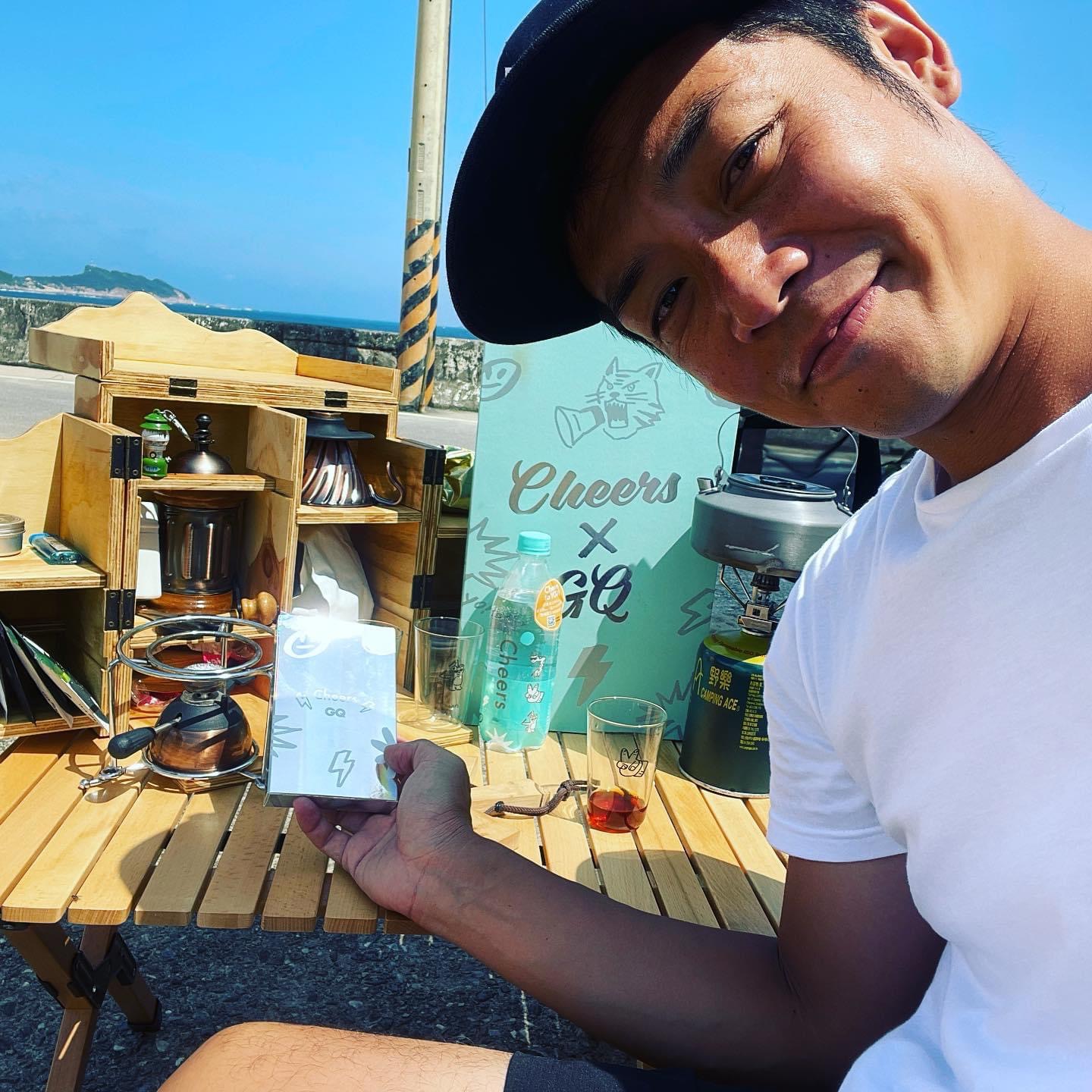 姚元浩處理完母親後事就要緊接著投入主持工作。（翻攝自姚元浩臉書）