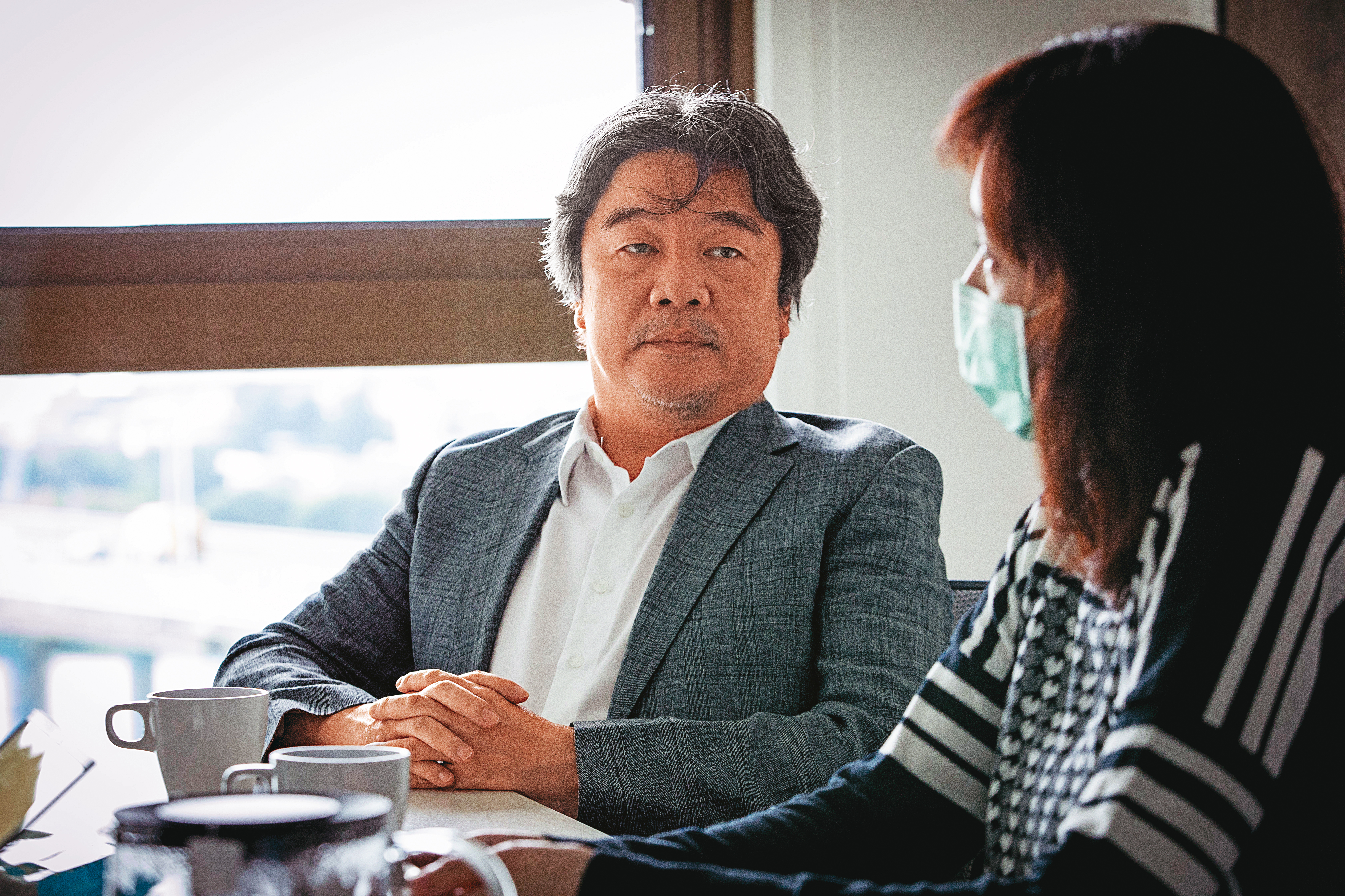 不倫戀情爆發後2週，王必勝（左）打破沉默，與妻子尤香玉（右）共同接受本刊專訪，不僅承認與林小姐的關係，也向妻子道歉。