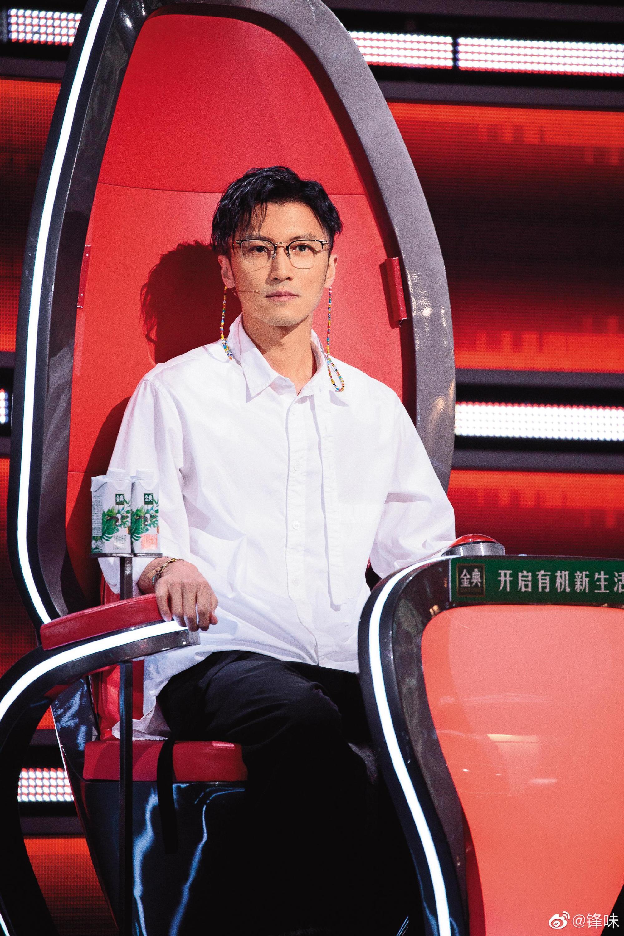 網上曾瘋傳謝霆鋒長子Lucas受訪埋怨父親不聞不問,謝霆鋒罕見怒發聲明,力斥傳言不實,他與兒子們相處融洽。(翻攝自鋒味微博)