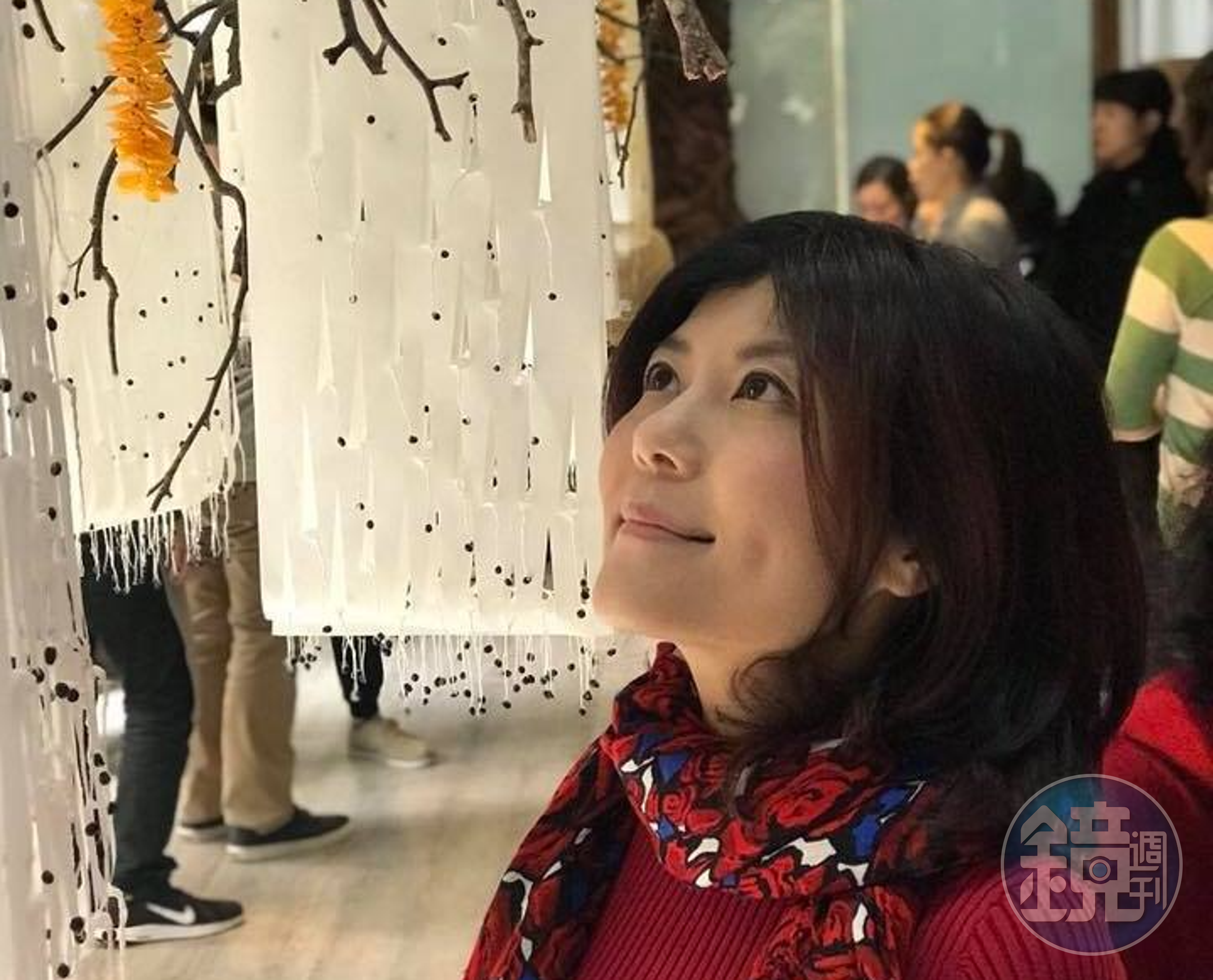 謝欣霓在臉書分享，日前外出用餐，隔壁桌的大人竟放任小孩大聲尖叫1個多小時。（翻攝自謝欣霓臉書）