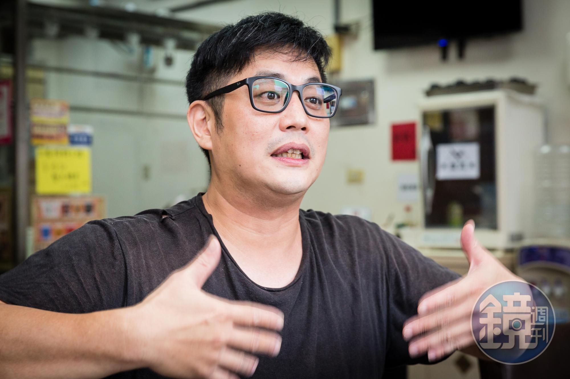 3年前，開店失敗6次的劉家杰（左）不認輸，在苗栗頭份第7度開溢鼎香。