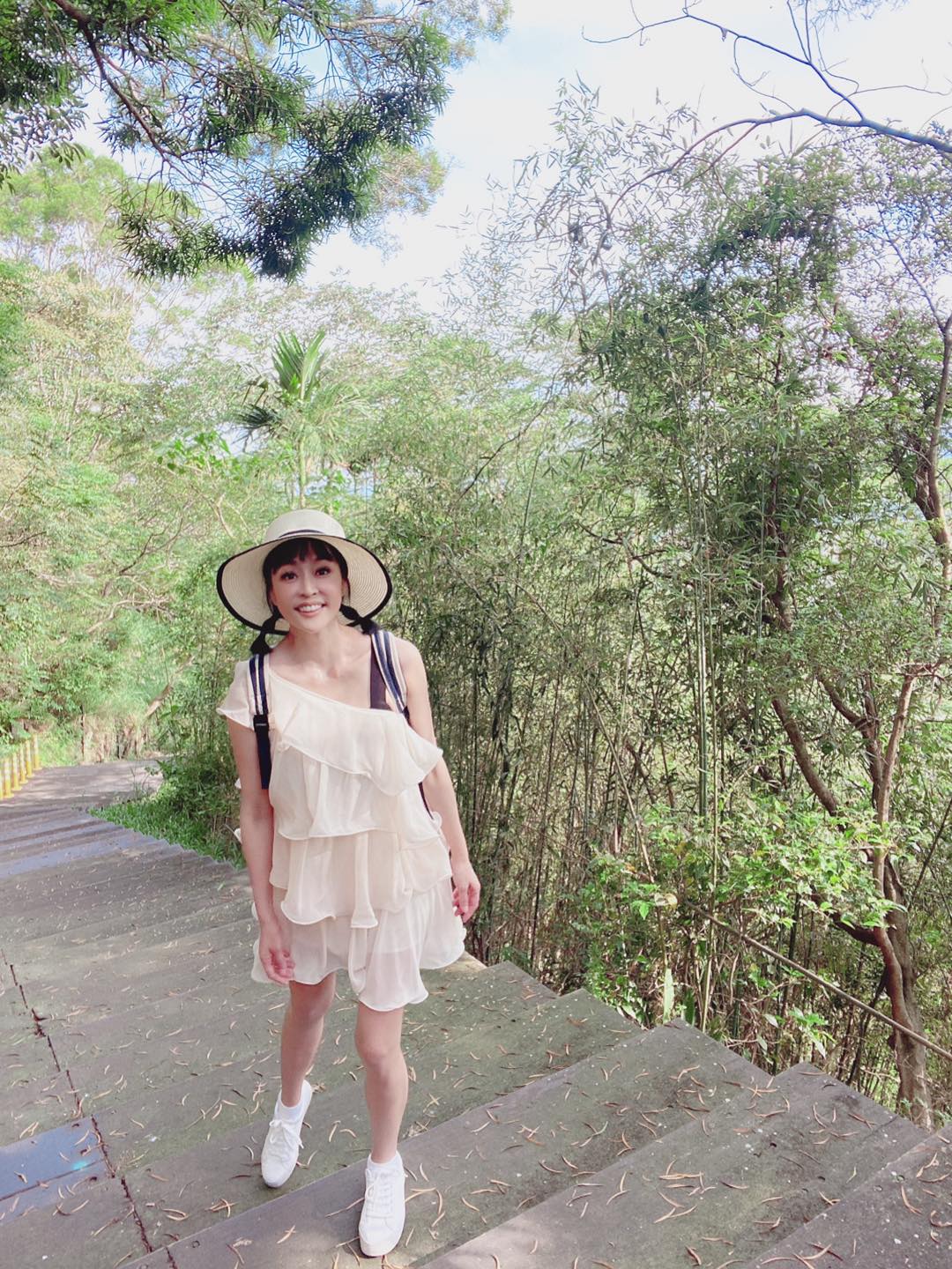 唐玲2019年發現罹癌，如今康復正式復出。（翻攝唐玲臉書）