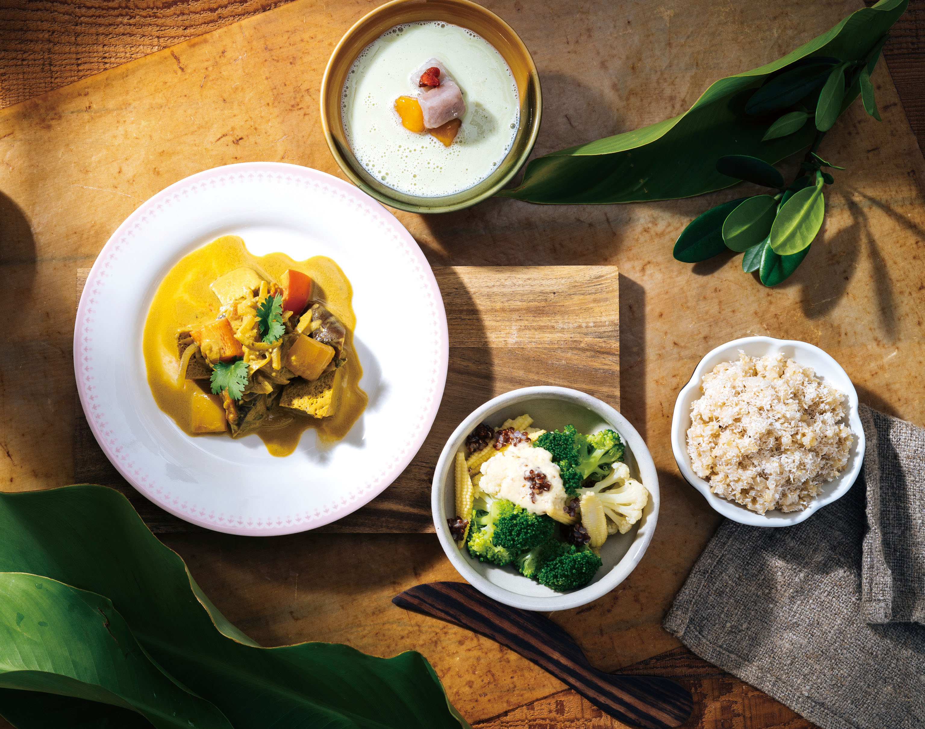 運用鷹嘴豆、毛豆、藜麥等食材入菜,可吃入高蛋白質。(灃食公益飲食文化教育基金會提供)