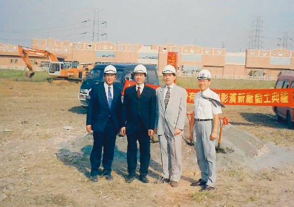 侯嘉生因欣賞上品創辦人陳世祿的野心與格局，在公司創立第2年加入團隊併肩作戰。（上品提供）