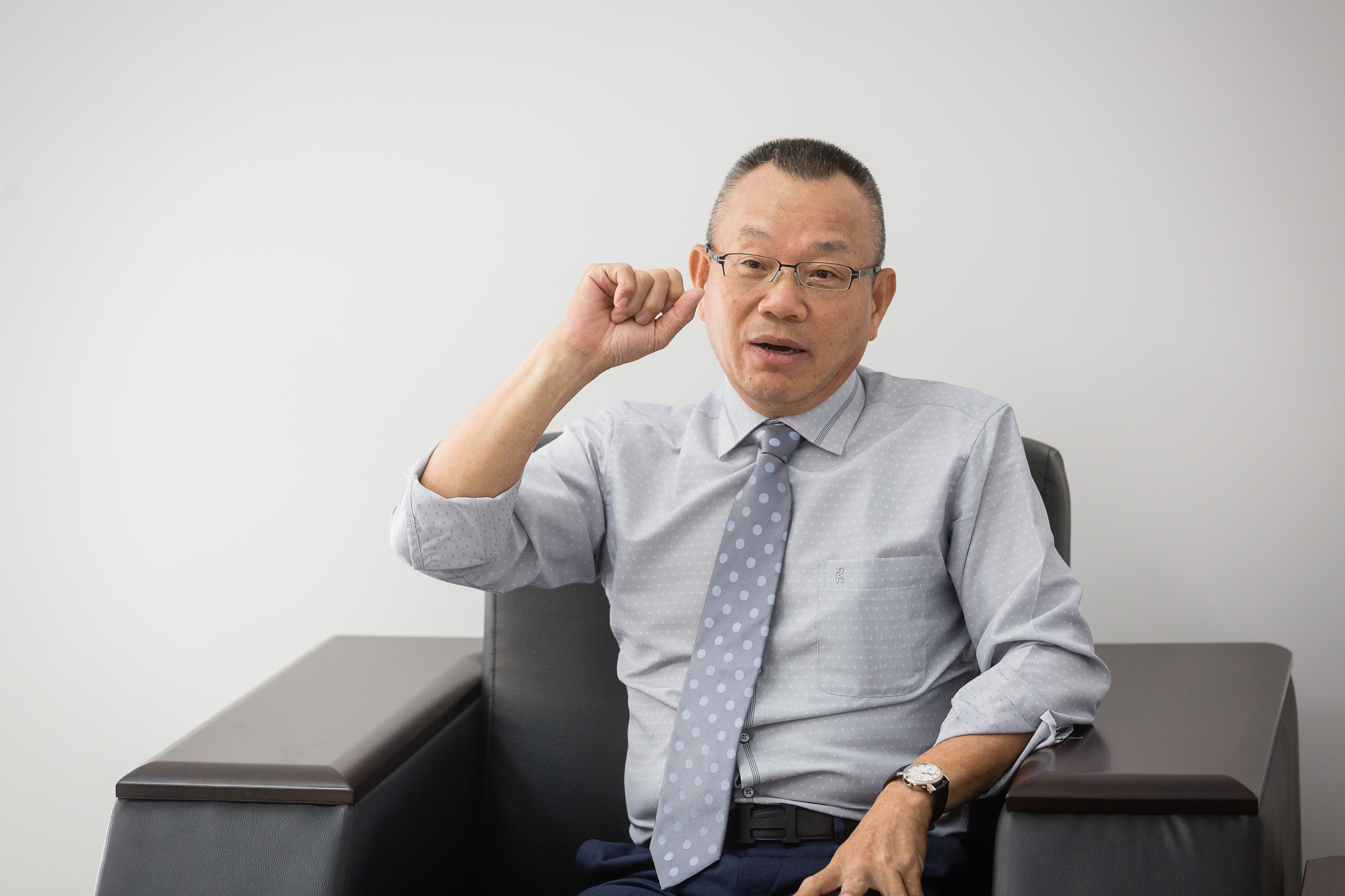 侯嘉生個性積極敢衝,從上品成立第2年就加入團隊,陪著公司從10人小廠拚成亞洲鐵氟龍內襯設備龍頭廠。