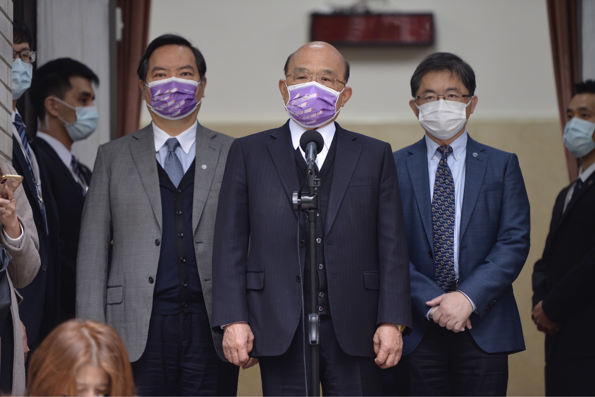 行政院長蘇貞昌（中）今解釋，法國確實有地震帶，但發生的頻率低，也沒將核電廠蓋在上面。（本刊資料照）