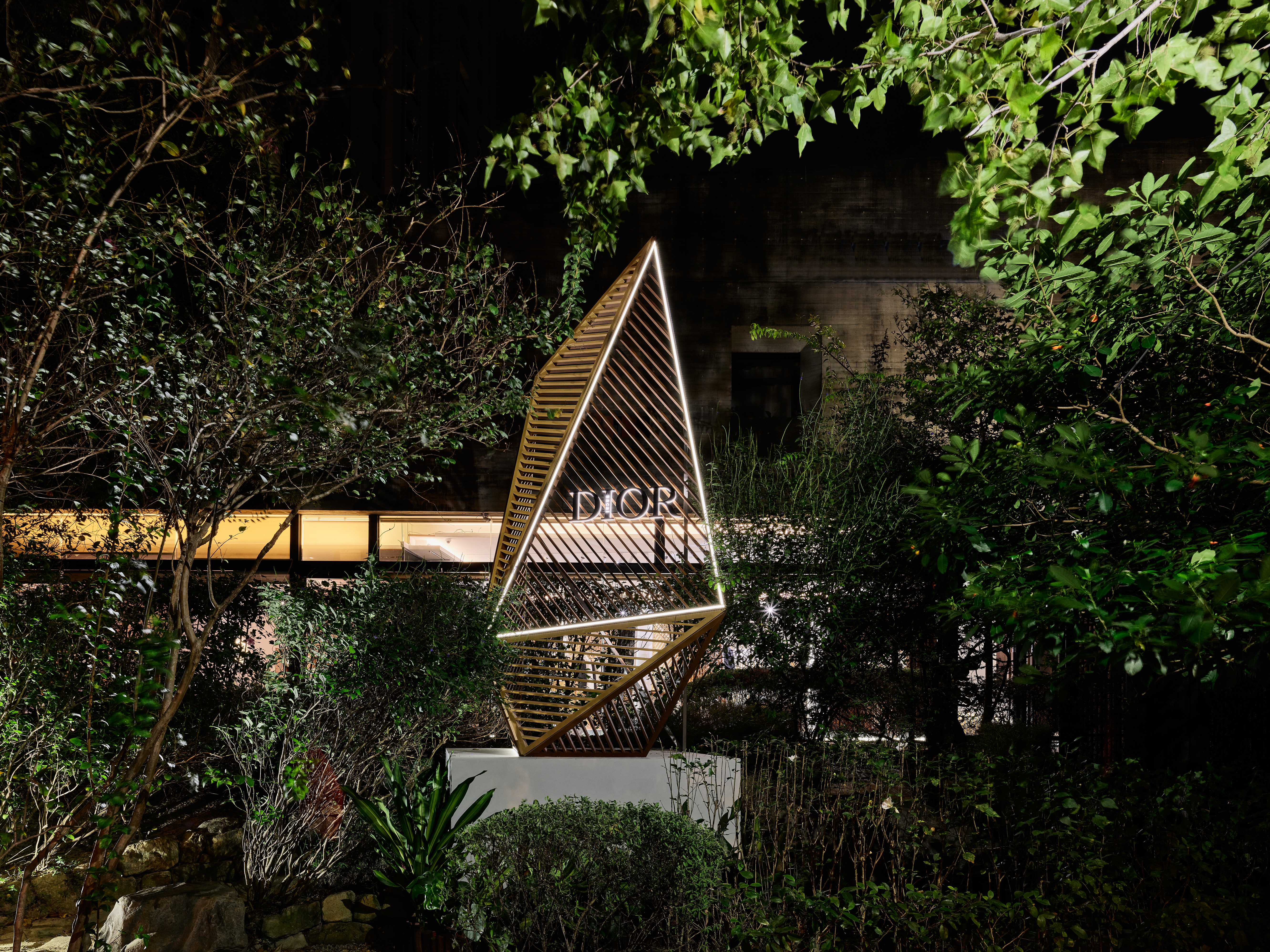 DIOR and sacai台中期間限定店將於明日登場。（DIOR提供）