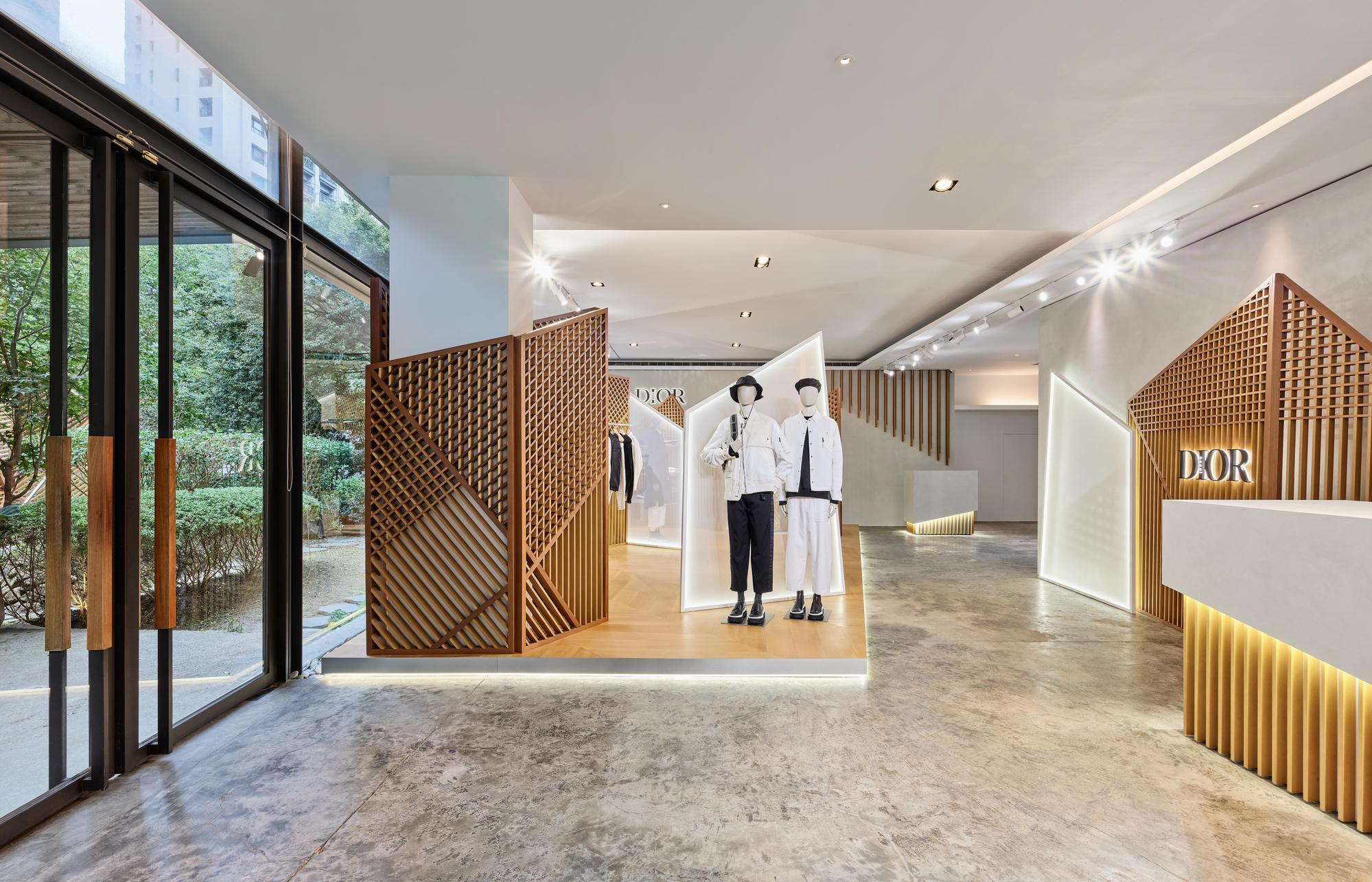 幾何雕塑的藝術裝飾以及清水模建築,營造出期間限定店精緻而具層次感的設計氛圍。 (DIOR提供)