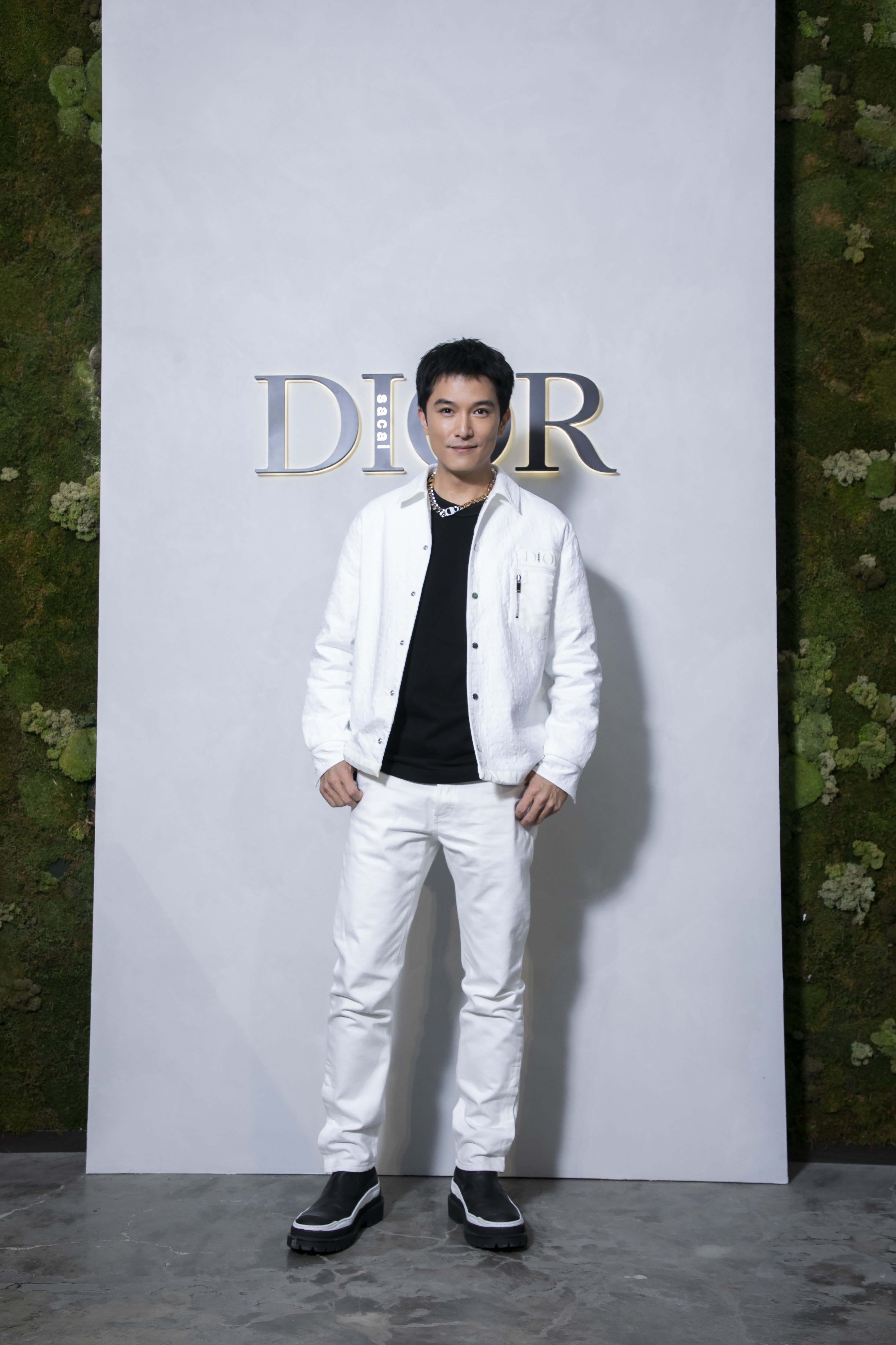 邱澤出席DIOR and sacai限定系列台中期間限定店開幕活動，透露很想購買身上的外套。（DIOR提供）
