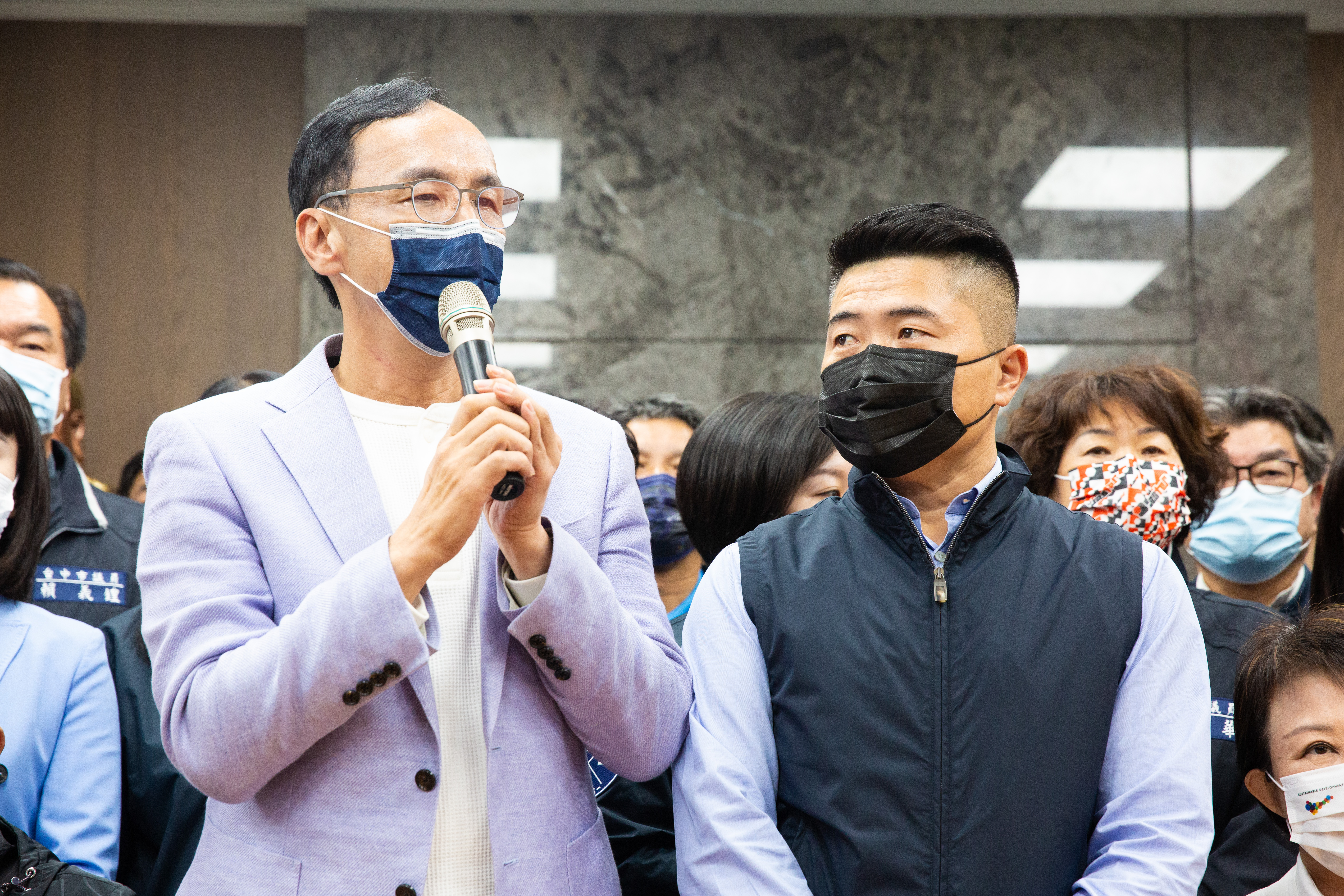 顏寬恒留美學歷遭沈榮欽質疑，朱立倫反嗆綠營抹黑。（本刊資料照）