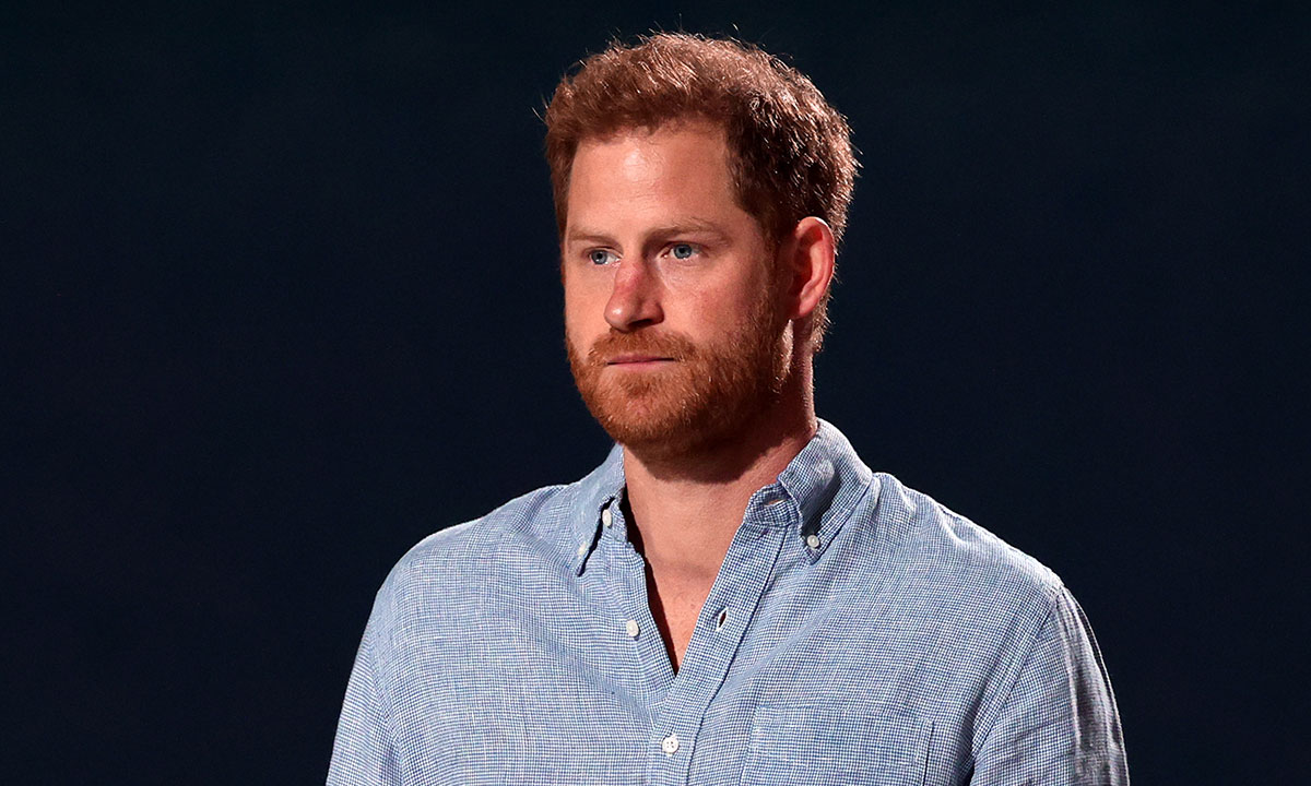 哈利王子譴責社群媒體對阻止假訊息傳播所作不足。（翻攝PHarry_Meghan推特）