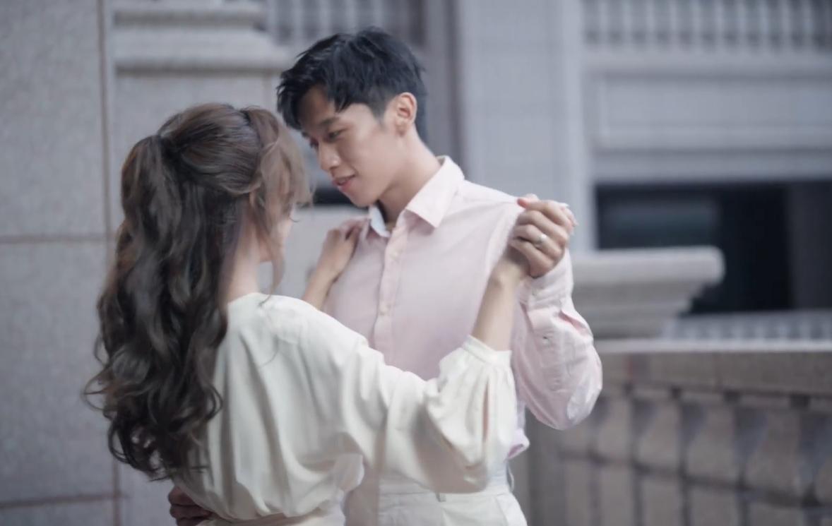 李智凱稍早於臉書分享要與交往6年的女友結婚好消息,網友紛紛獻上祝福。(翻攝自李智凱臉書)