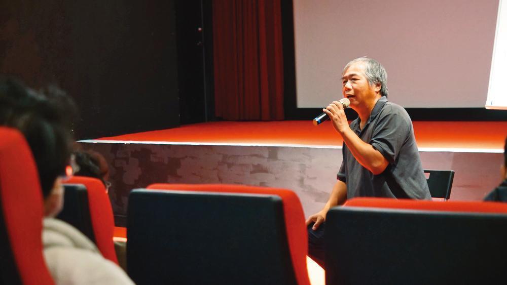 紀錄片導演吳乙峰立志推廣紀錄片拍攝與培訓，近年與桃園市政府文化局合作「桃園城市紀錄片」培訓，頗受好評。（翻攝中壢光影官網）