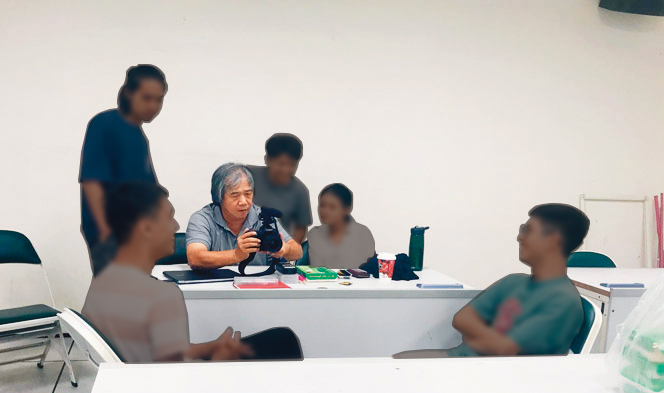 拍攝紀錄片易大量擾動內心、造成情感依附,紀錄片工會認為,教學者若利用這點對學員進行權勢騷擾,非但不宜,且將對被害者造成嚴重創傷。(桃園光影電影館提供)