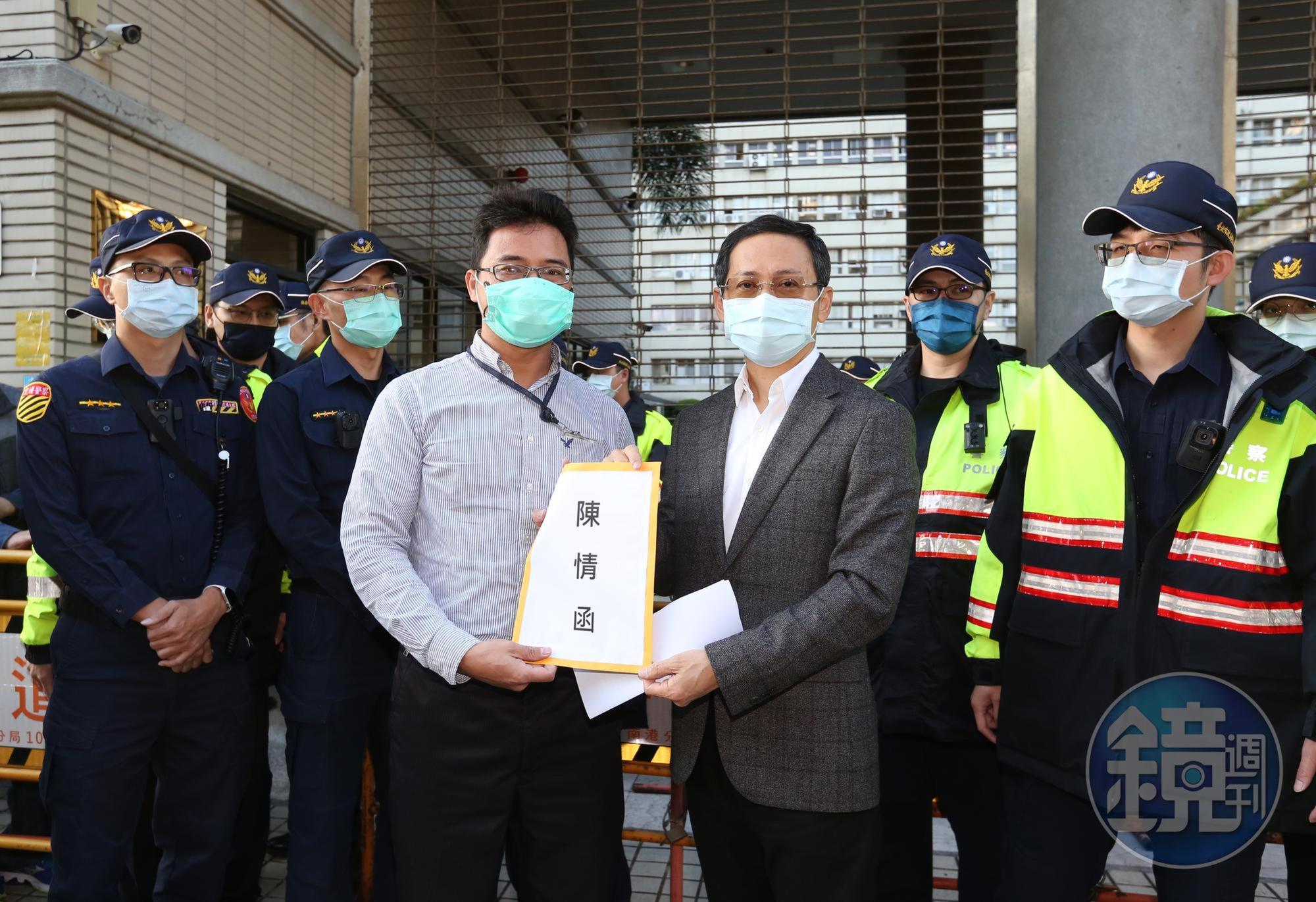 王炯棻已對馬堅勇提出背信、散布不實謠言等告訴,還向經濟部遞交陳情函盼盡快完成變更登記