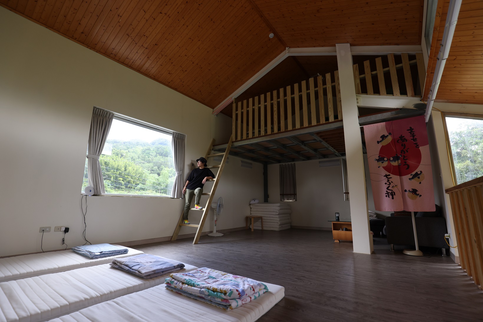 柑腳驛站的住宿空間，以山屋的方式接待旅客。