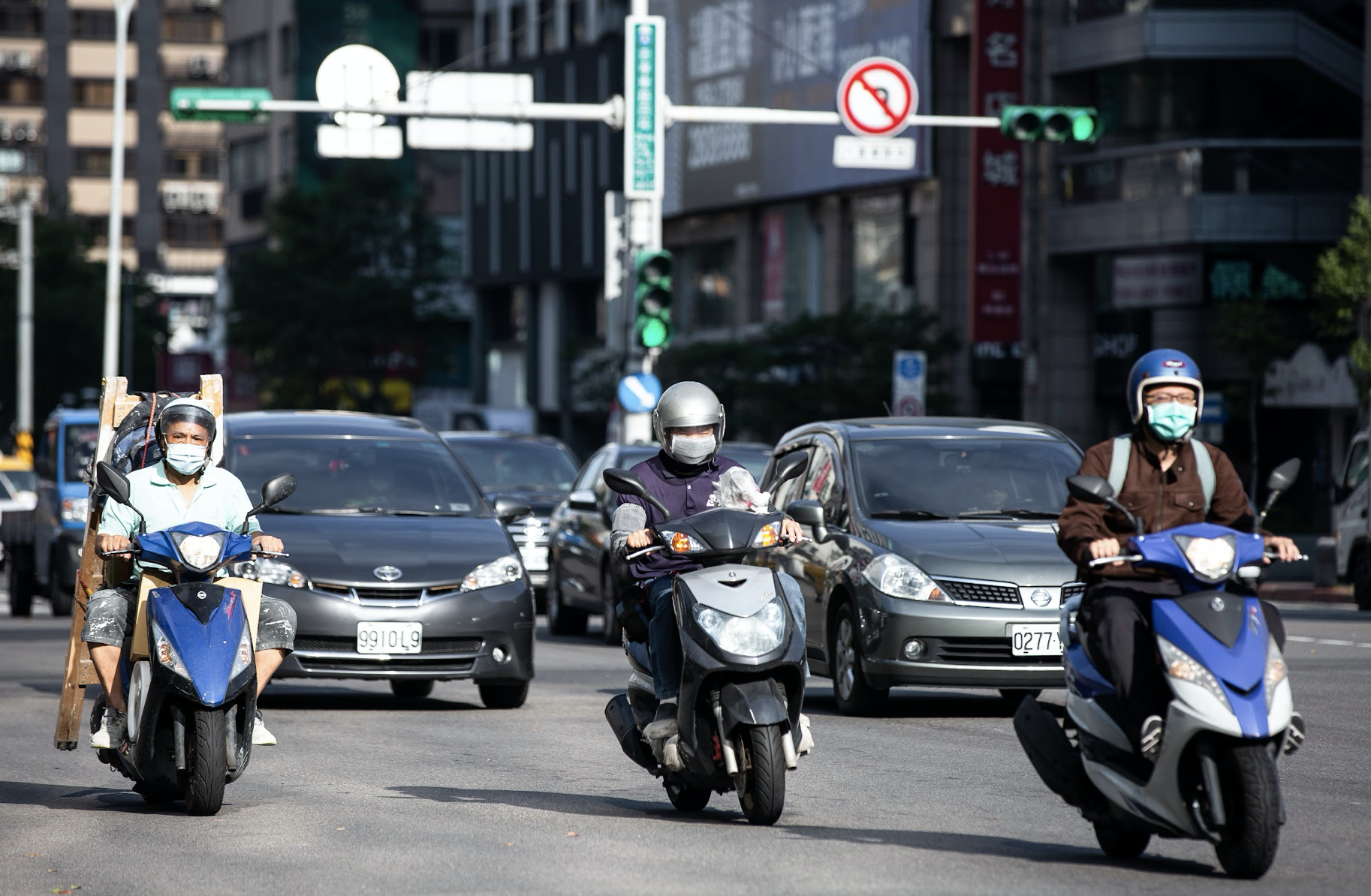 交通部長王國材表示，明年度將增加補助機車駕訓班名額。（資料照）