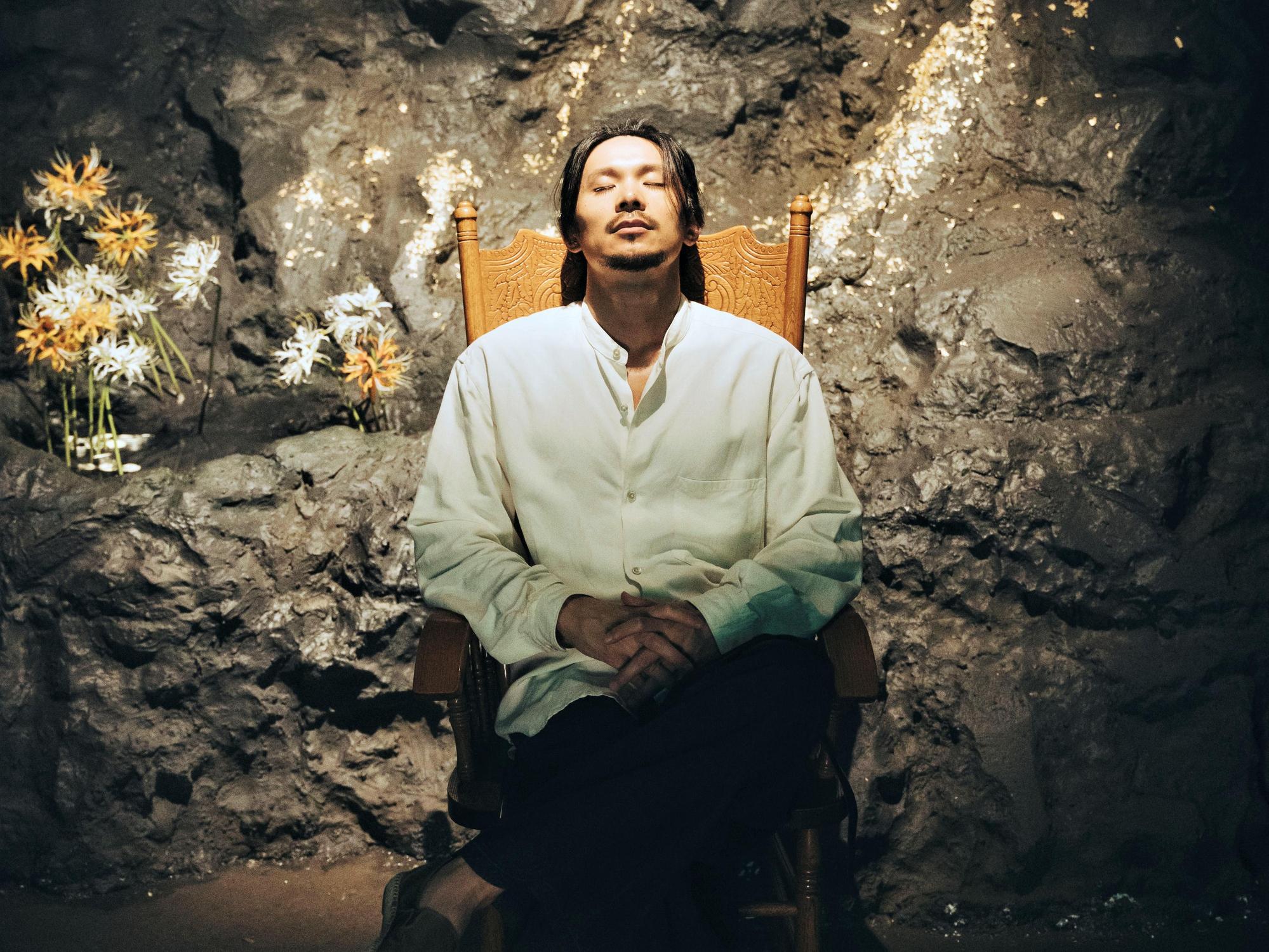 姚淳耀在劇中飾演「心靈成長團體領導者」,也就是俗稱的「邪教教主」。(絡思本娛樂)