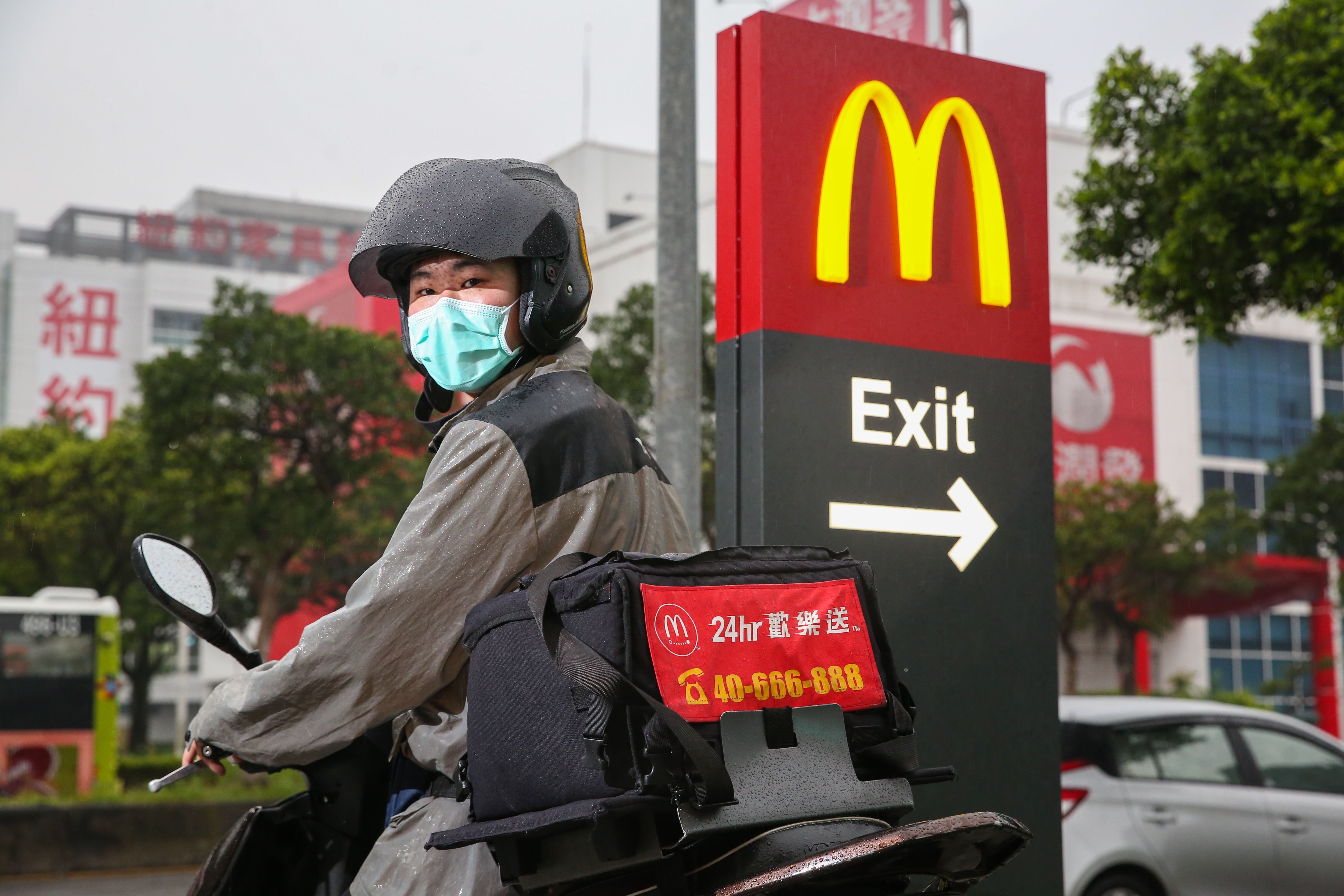 網友叫麥當勞歡樂送想給外送員小費，卻遭到拒絕。（示意圖，本刊資料照）