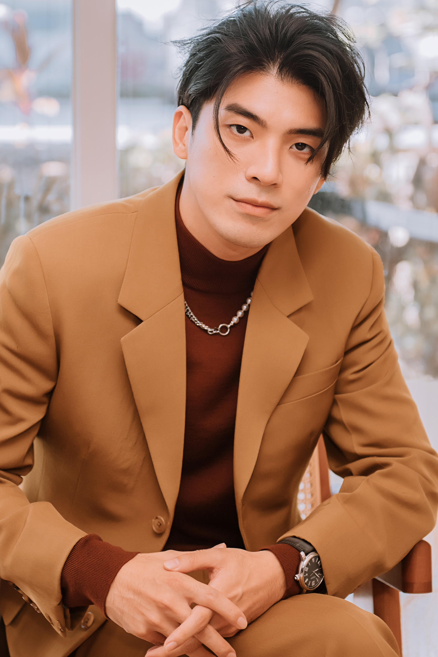 今年有多部電影參賽金馬的林哲熹，在《青春弒戀》飾演純情男小張，帥氣深情的模樣深獲好評。（LiTV、星泰國際娛樂提供）