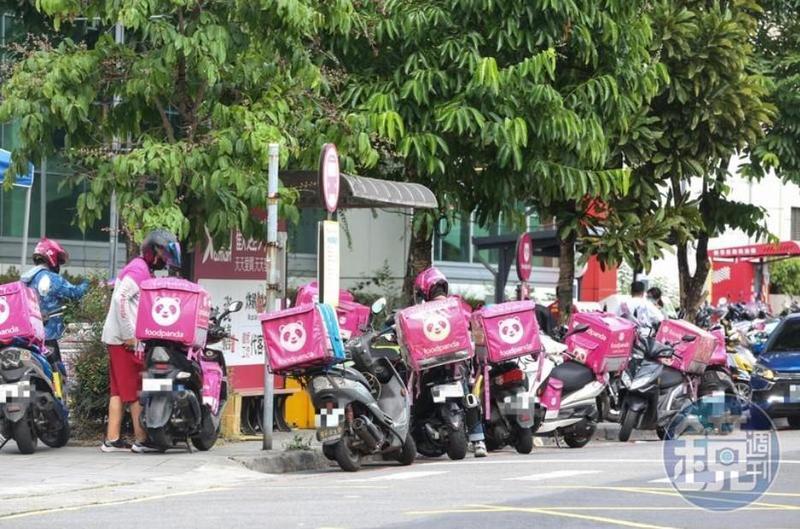 台灣熊貓外送員喊話「罷工10分鐘，先意思一下」。（本刊資料照）