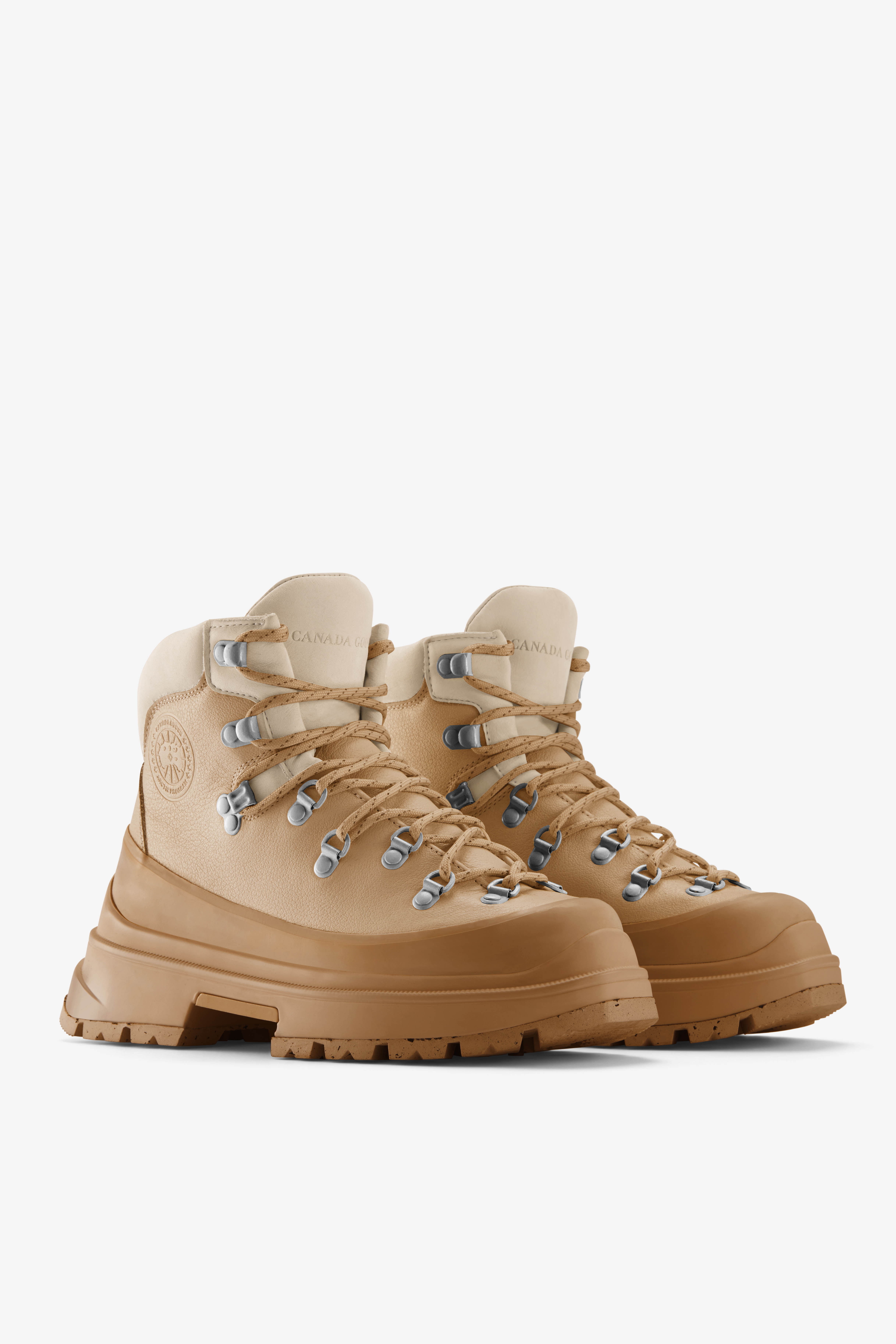 .Journey Boot棕駝色女款旅行靴。NT$25,100。(Canada Goose提供)