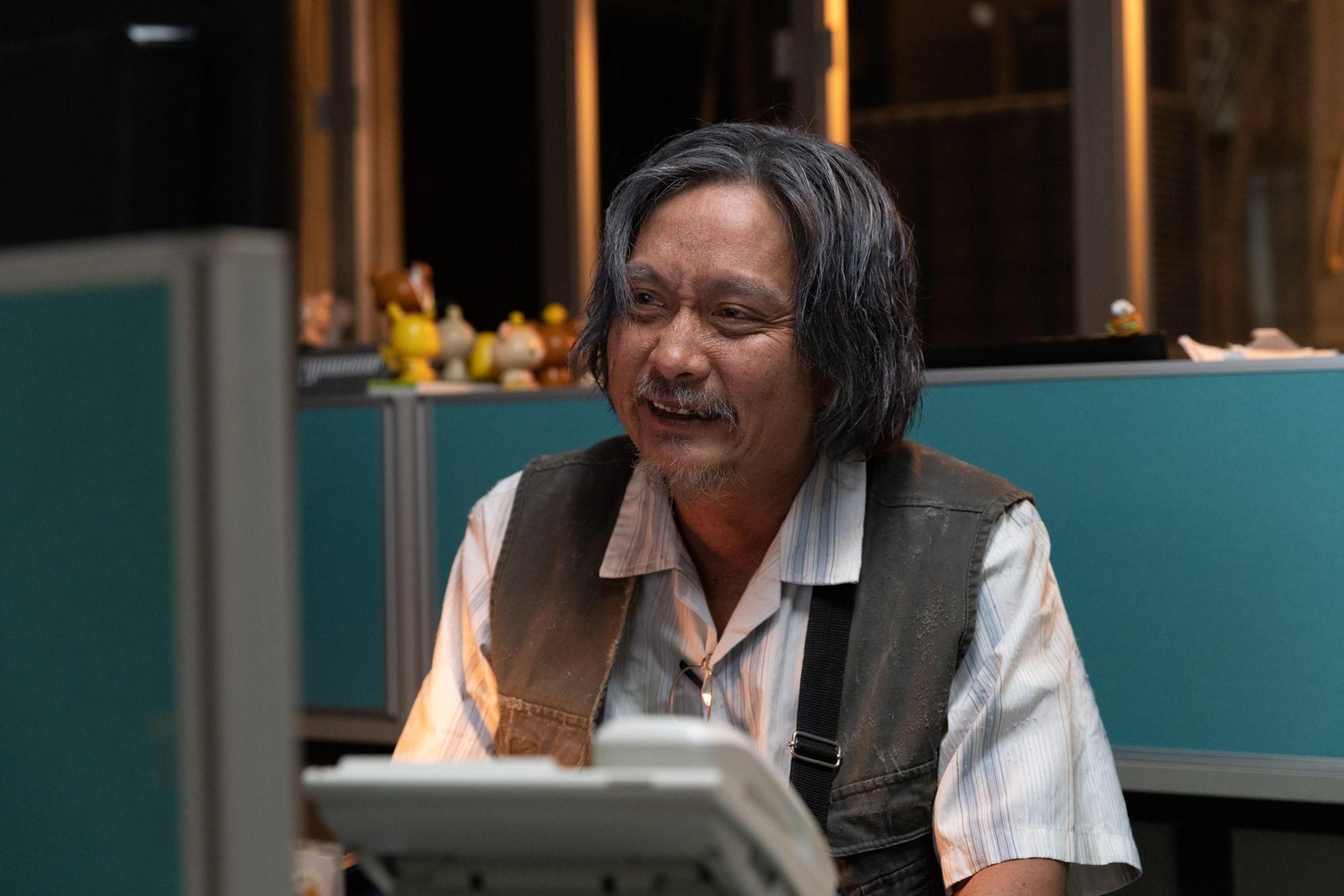 謝君豪在片中一反《拆彈專家2》的邪氣大反派形象，化上老妝演繹悲劇人物「老爺」。（滿滿額提供）