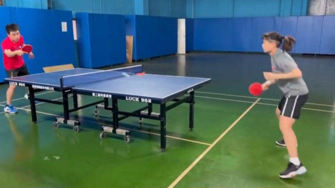 戴資穎日前po出一段11秒「練球」畫面，可見她與另一名男性球員數度來回對打。（翻攝自戴資穎IG）