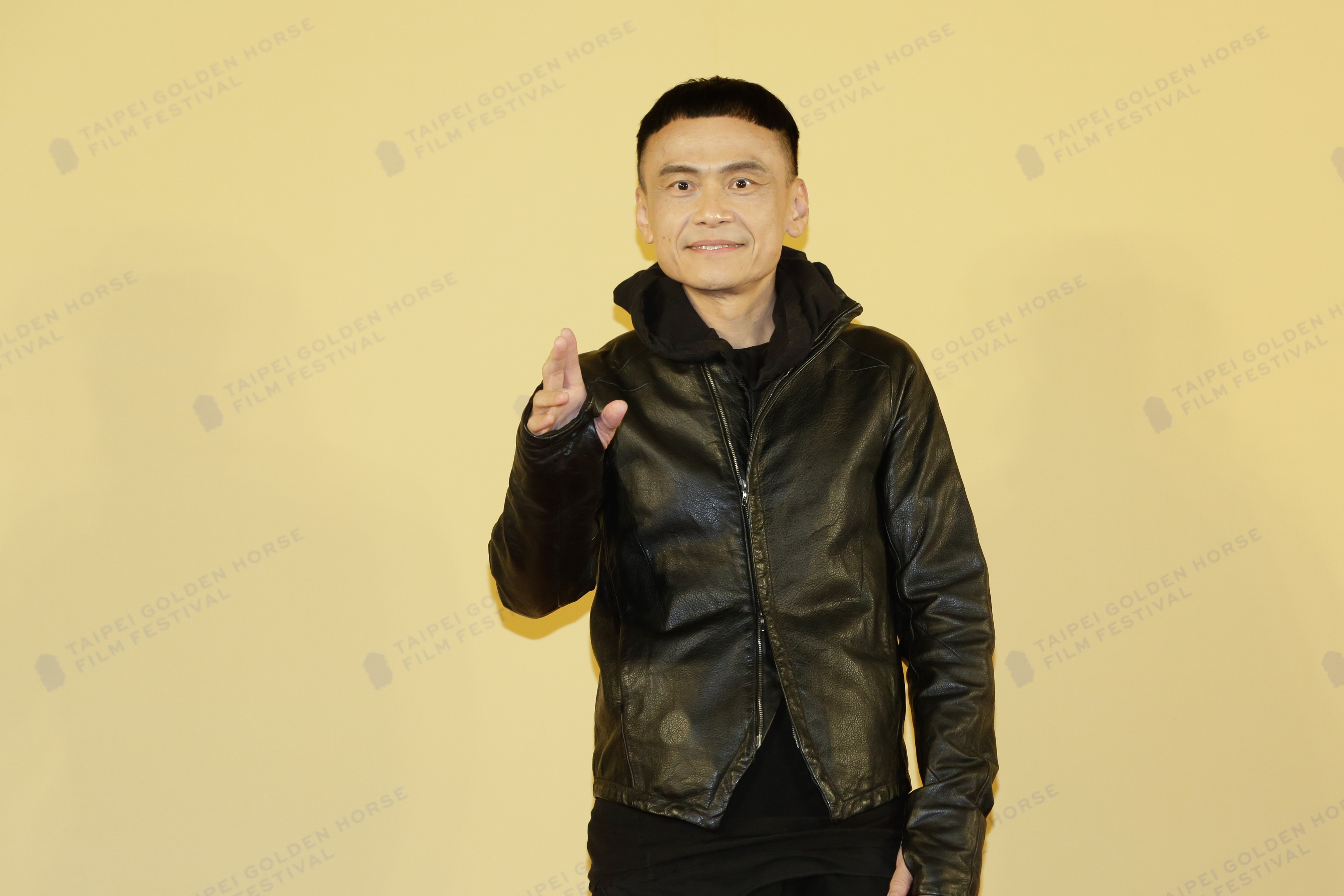 陳以文先後演出多部金馬競賽片,這次在《不想一個人》演出看來祥和的公務員,但也會幹些意想不到的事。