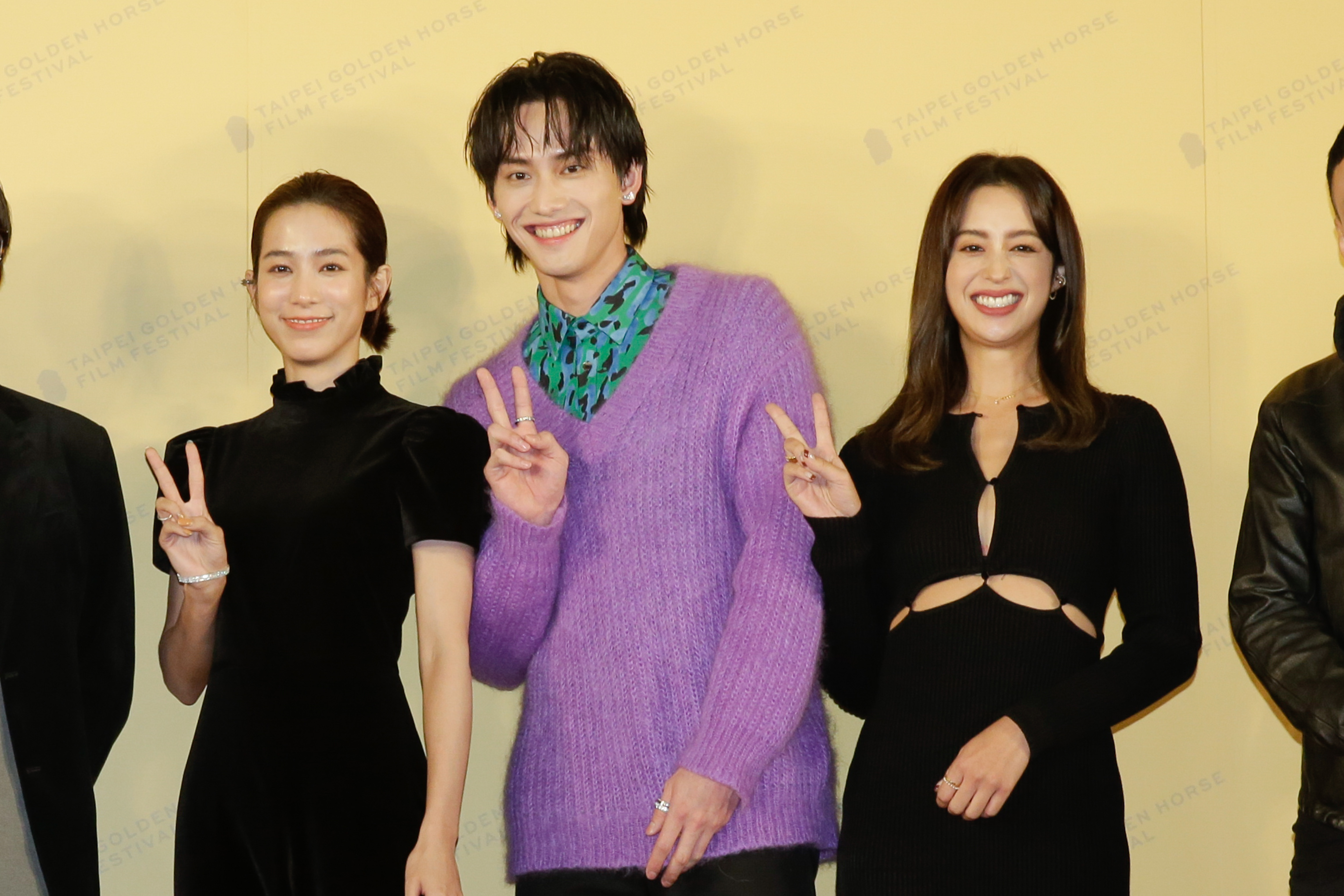 温貞菱、 范少勳、莫允雯（左起）在片中有令人臉紅心跳的親密戲，3人也都為片中角色前往實習。