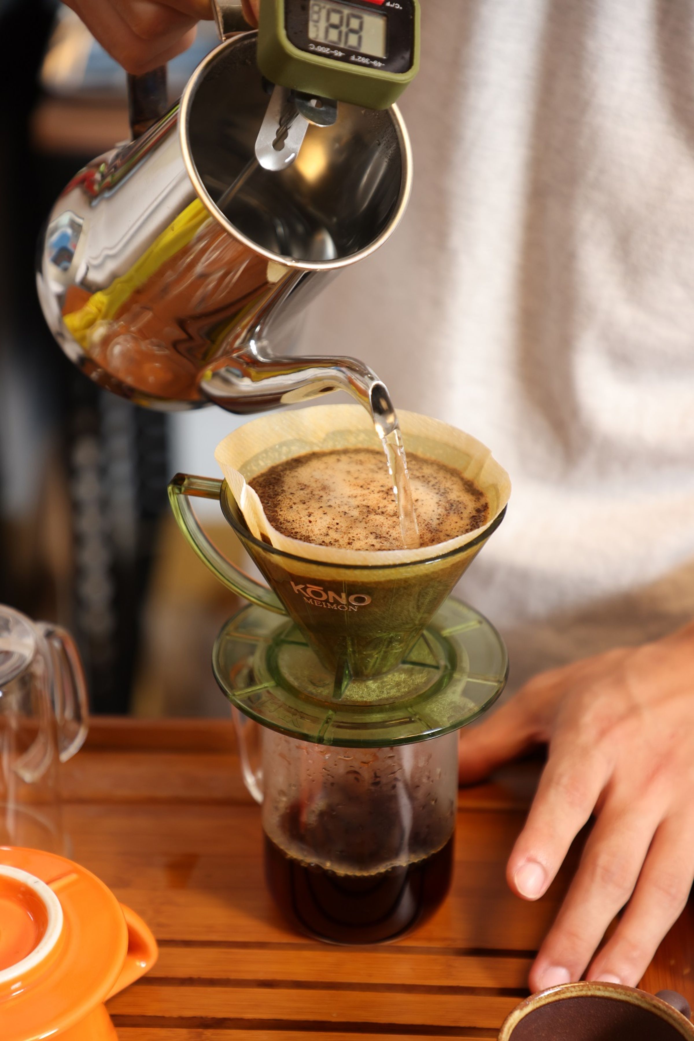 這日選擇的是KONO濾杯，泡出的咖啡風味極好。