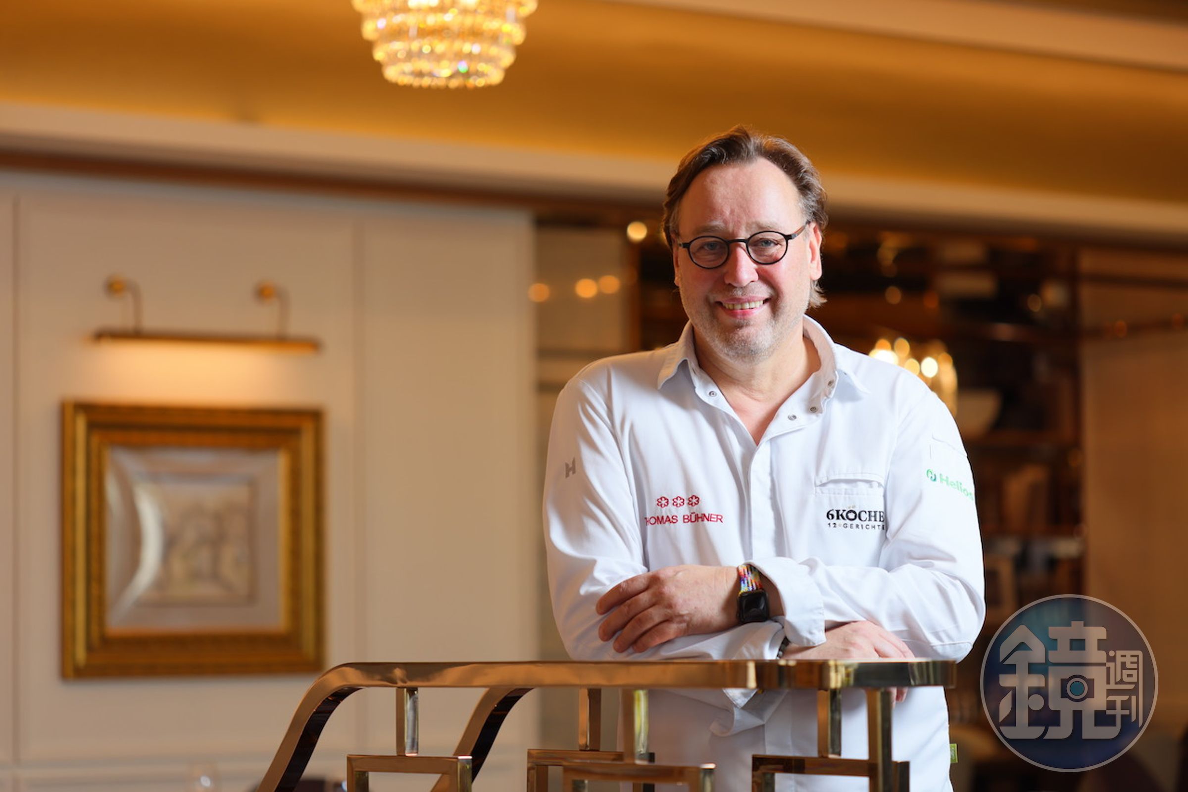 擔任餐飲顧問的Thomas Bühner不定期飛來指導，餐廳在建置期間還依其指示打造廚房動線。