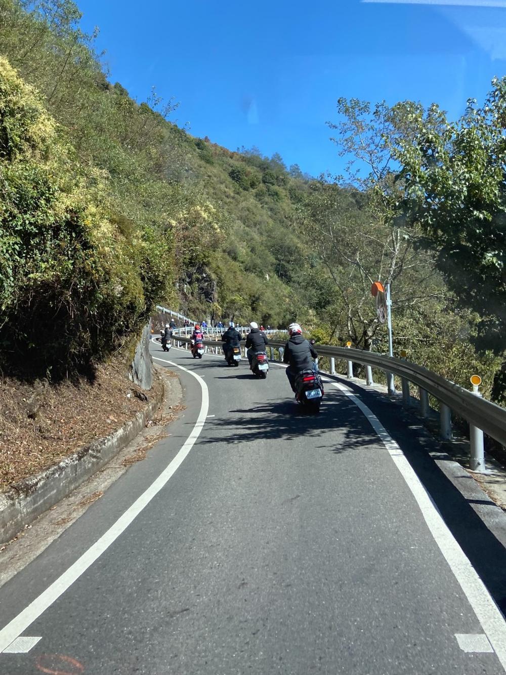 而也因為在清境交換了電池,所以在往武嶺的這段長達24公里的長坡路上,所有的不安都可以拋在腦後,以最順暢的節奏邊騎邊玩。