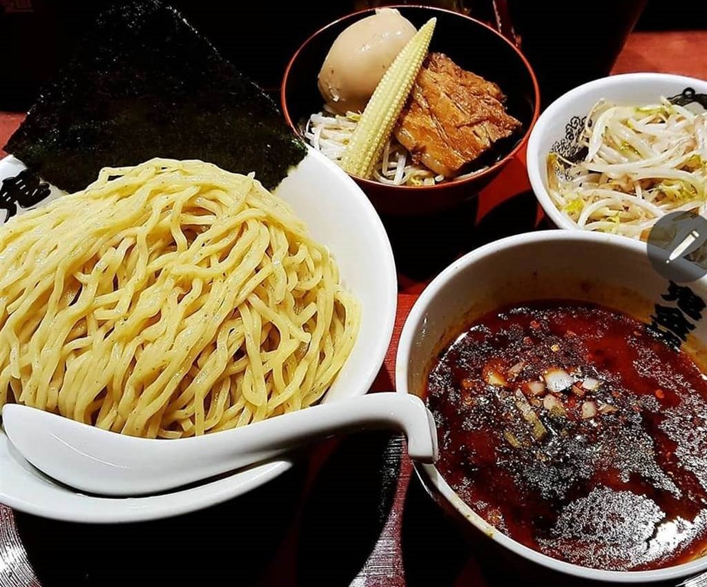 「辣麻味噌拉麵 鬼金棒」在臉書粉專表示，將暫停販售鬼增量辣度。（翻攝自辣麻味噌拉麵鬼金棒臉書）