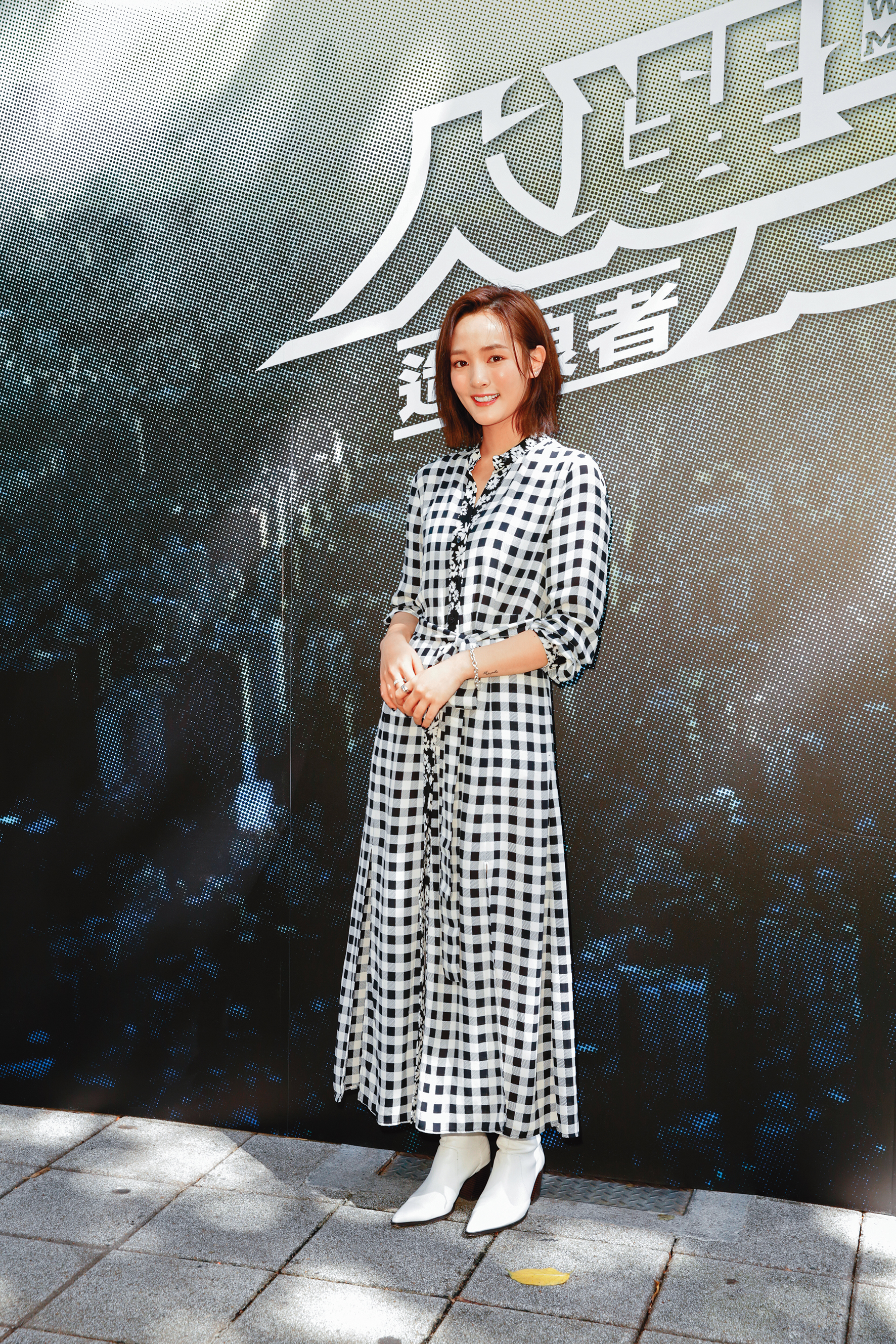 戲約不斷的王淨接下職人劇《人選之人－造浪者》，終於脫離學生純愛角色，走進職場。