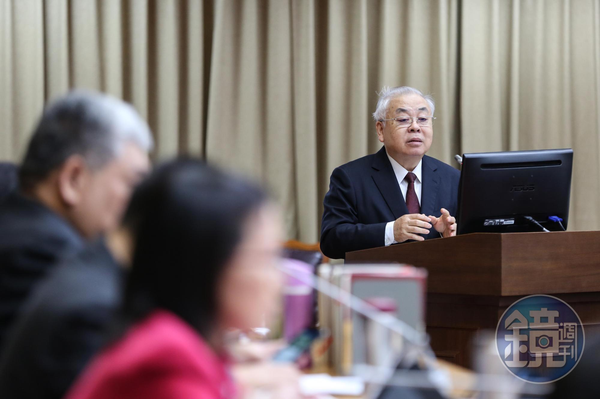 主計長朱澤民日前脫口說出「蚵仔麵線20元」,他今天在節目上坦言當時價格確實講錯了,不過事後自己有去看資料,目前蚵仔麵線全國平均價格落在52元。(本刊資料照)