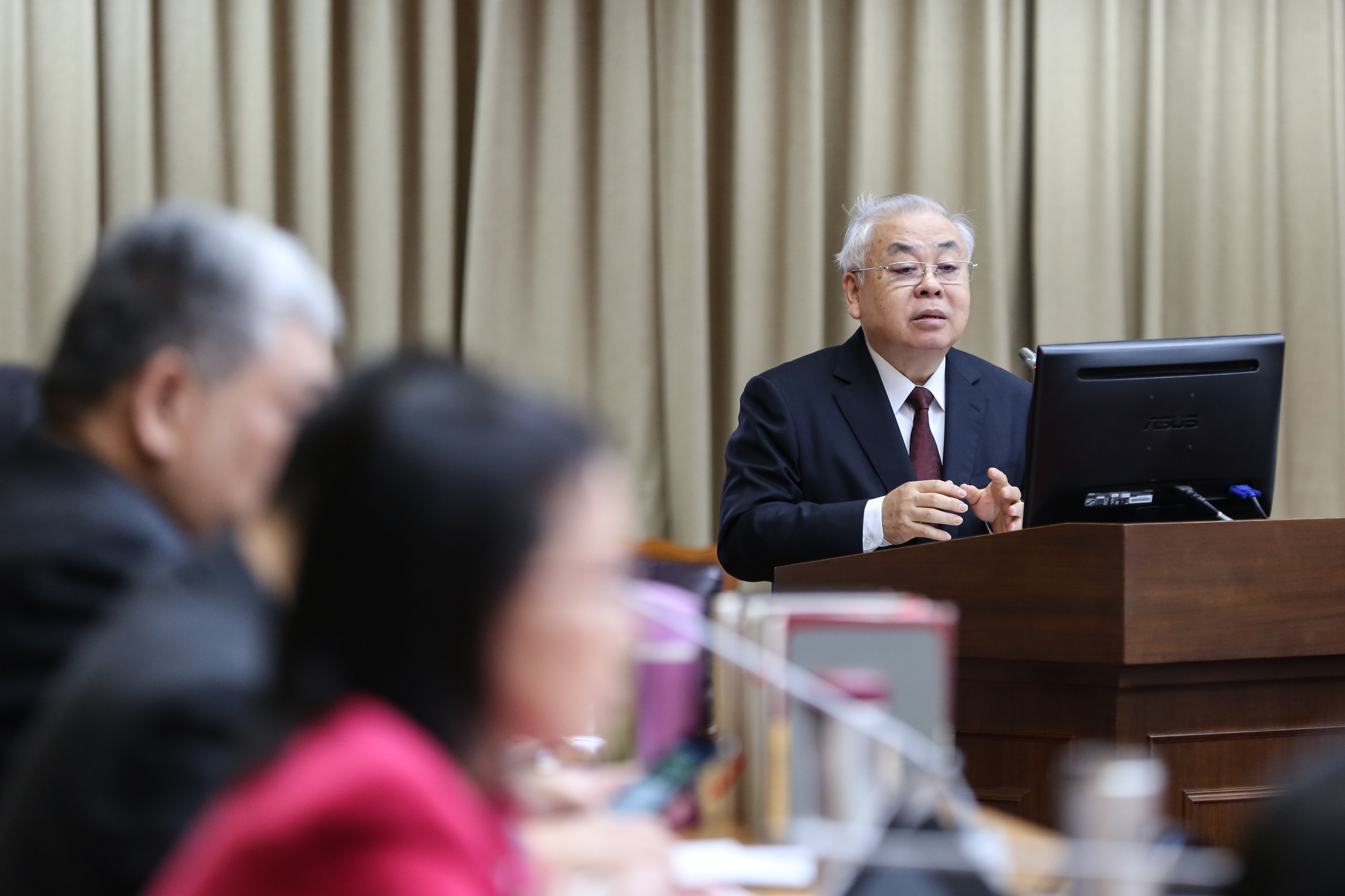 主計長朱澤民日前脫口說出「蚵仔麵線20元」，他今天在節目上坦言當時價格確實講錯了，不過事後自己有去看資料，目前蚵仔麵線全國平均價格落在52元。（本刊資料照）