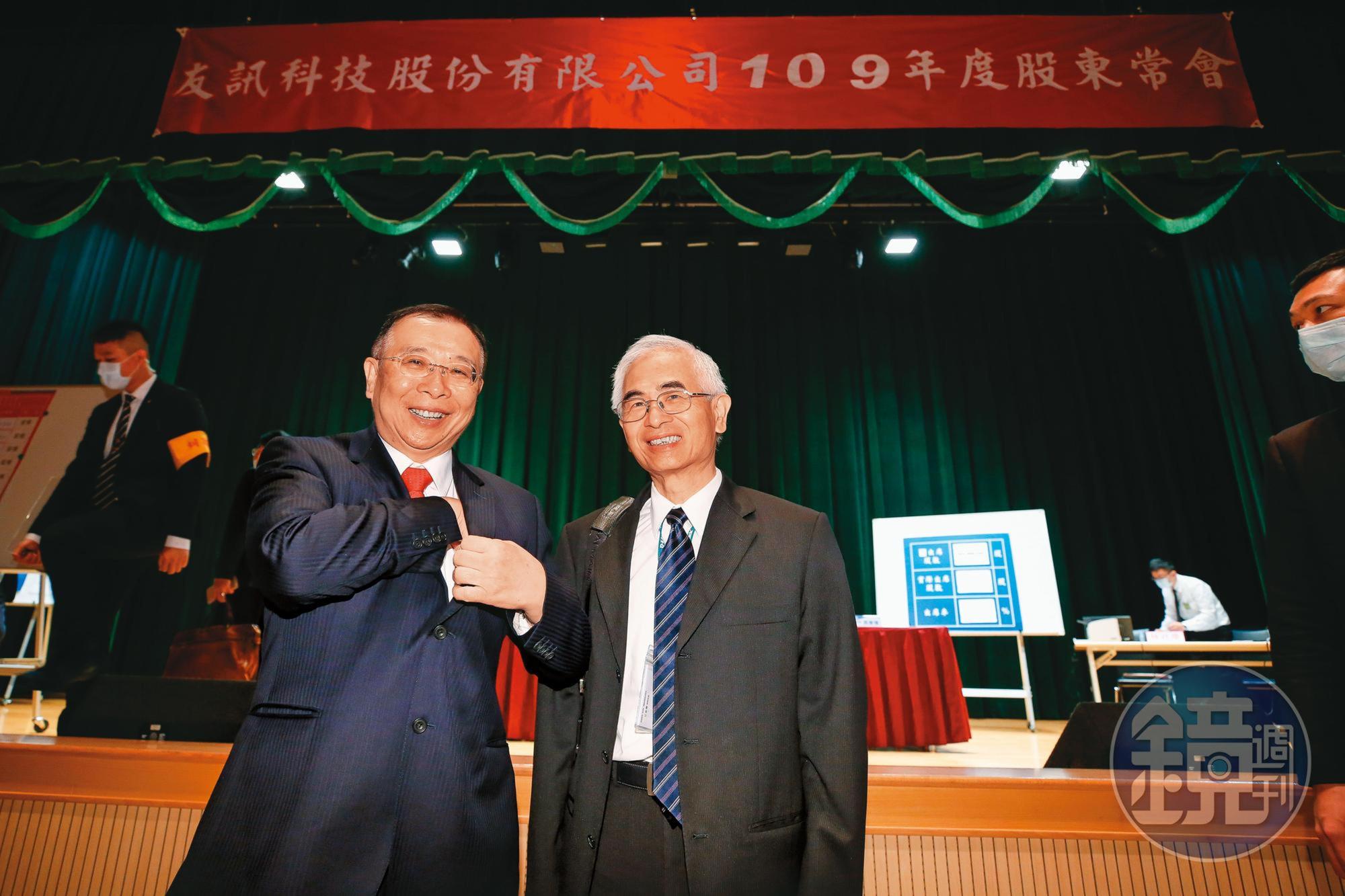 台鋼去年入主知名網通廠友訊,台鋼集團會長謝裕民(左)近來的經營重心都放在友訊。