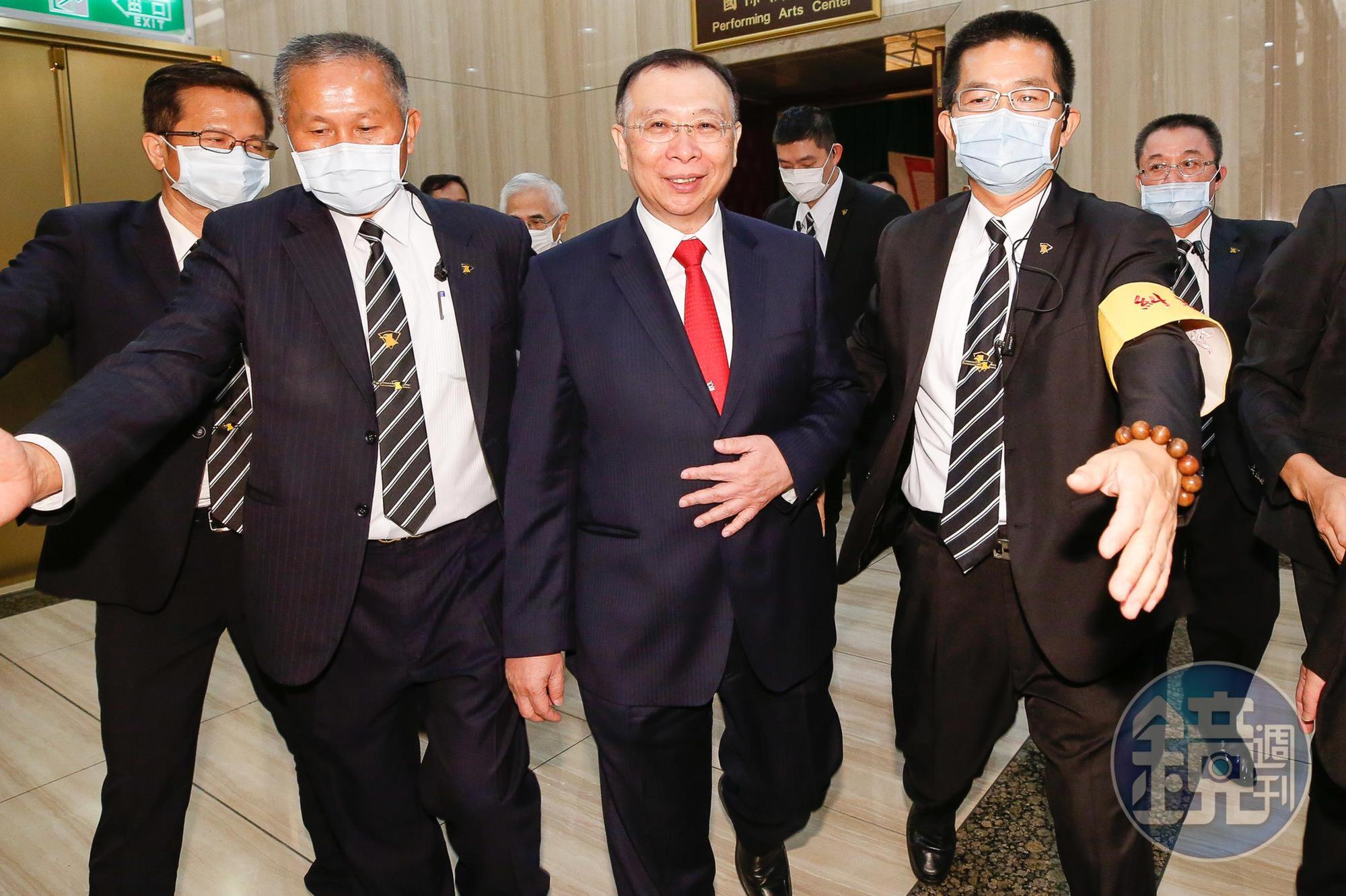 台鋼集團會長謝裕民是光洋科大股東，他覺得被公司派董座馬堅勇突襲。
