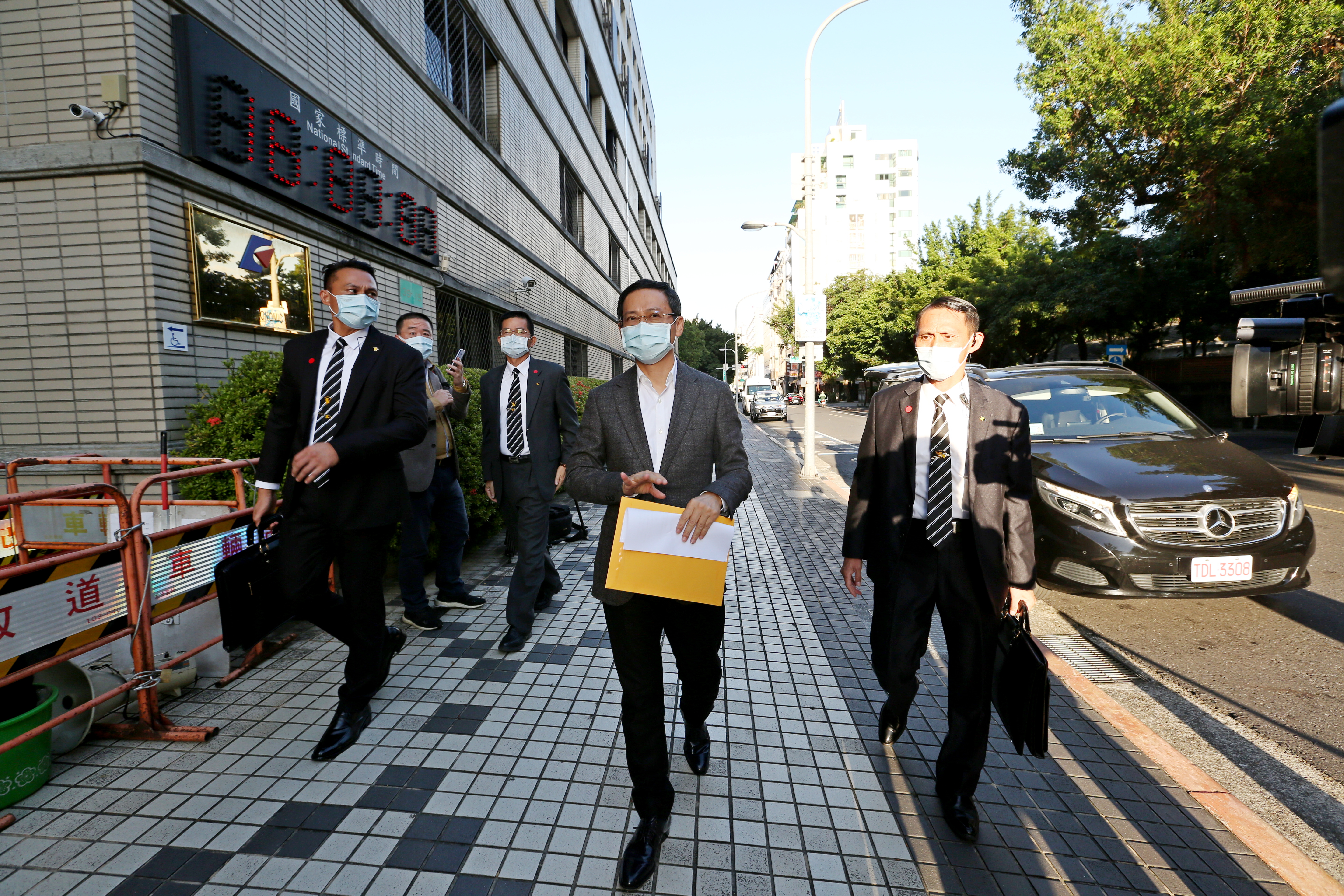 代表光洋科大股東台鋼的王炯棻，上週還到經濟部陳情。