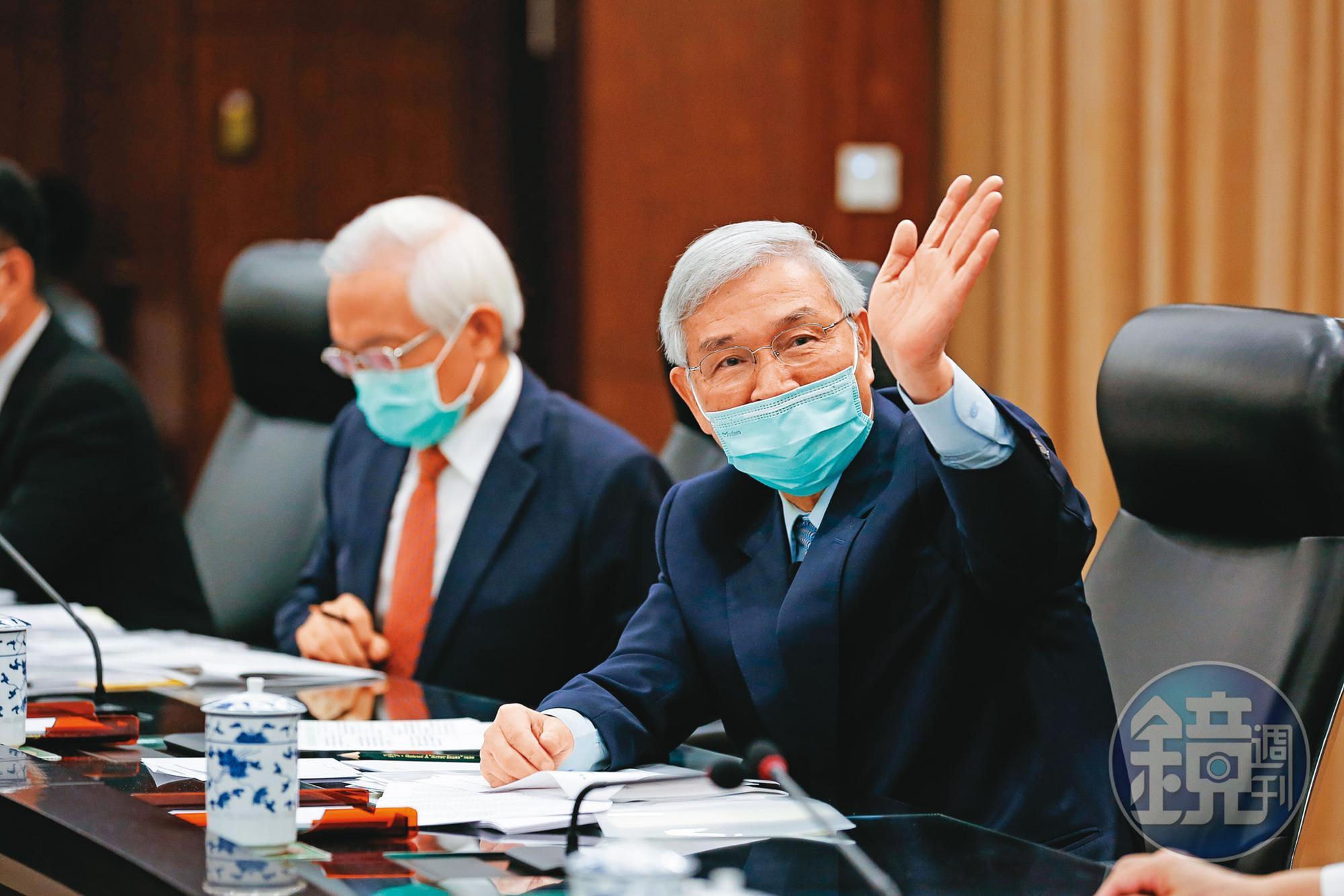 央行總裁楊金龍關注通膨議題,坦言有些商品漲價後就回不去了。