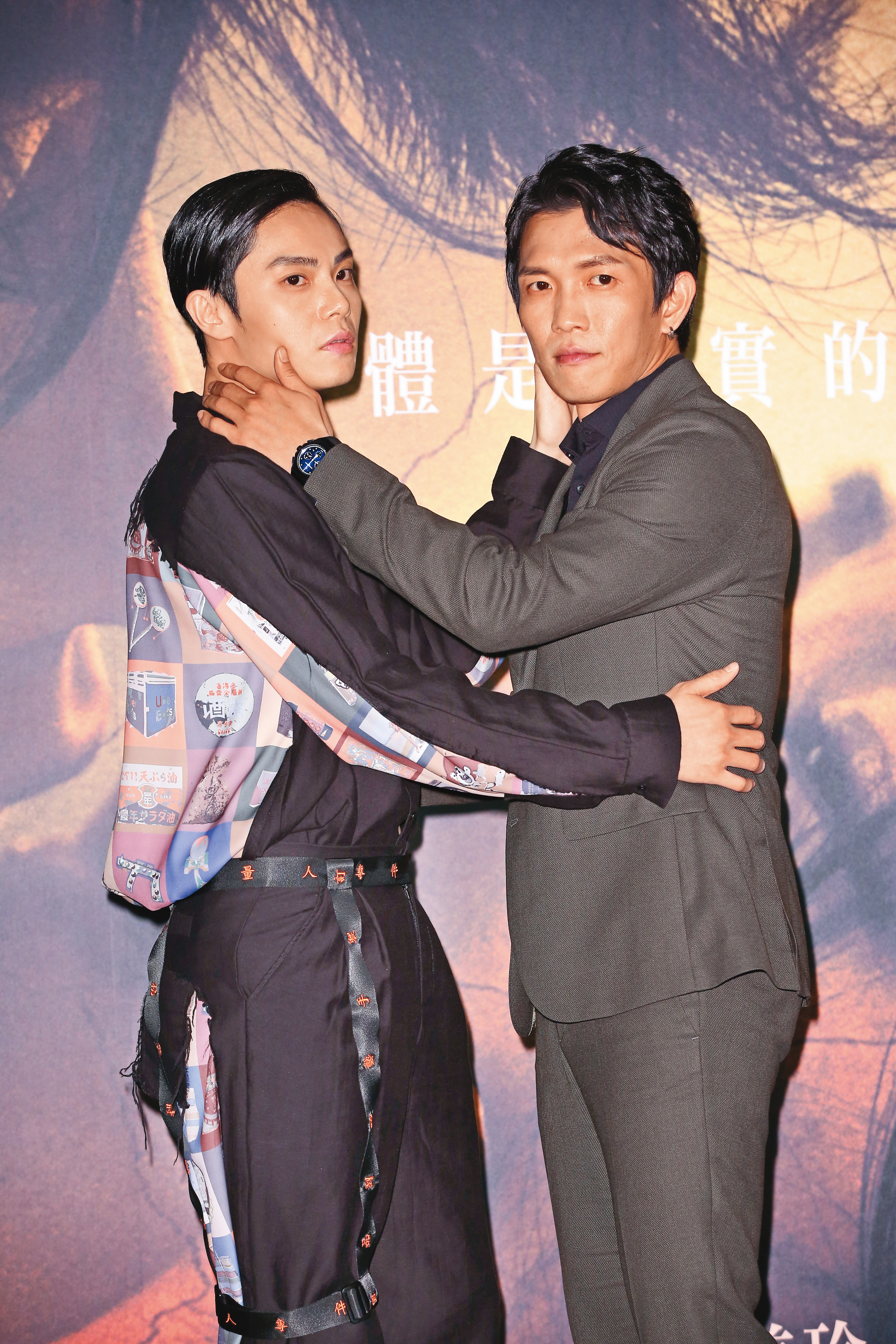 黃尚禾（右）的男男情欲戲碼相當有名，在《愛．殺》也與徐宇霆（左）等男演員有不少互動，當時的女友反應淡定。