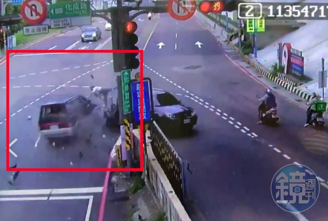 蔡遭李男駕駛的貨車從後方高速追撞，當場噴飛還遭輾過。（讀者提供）