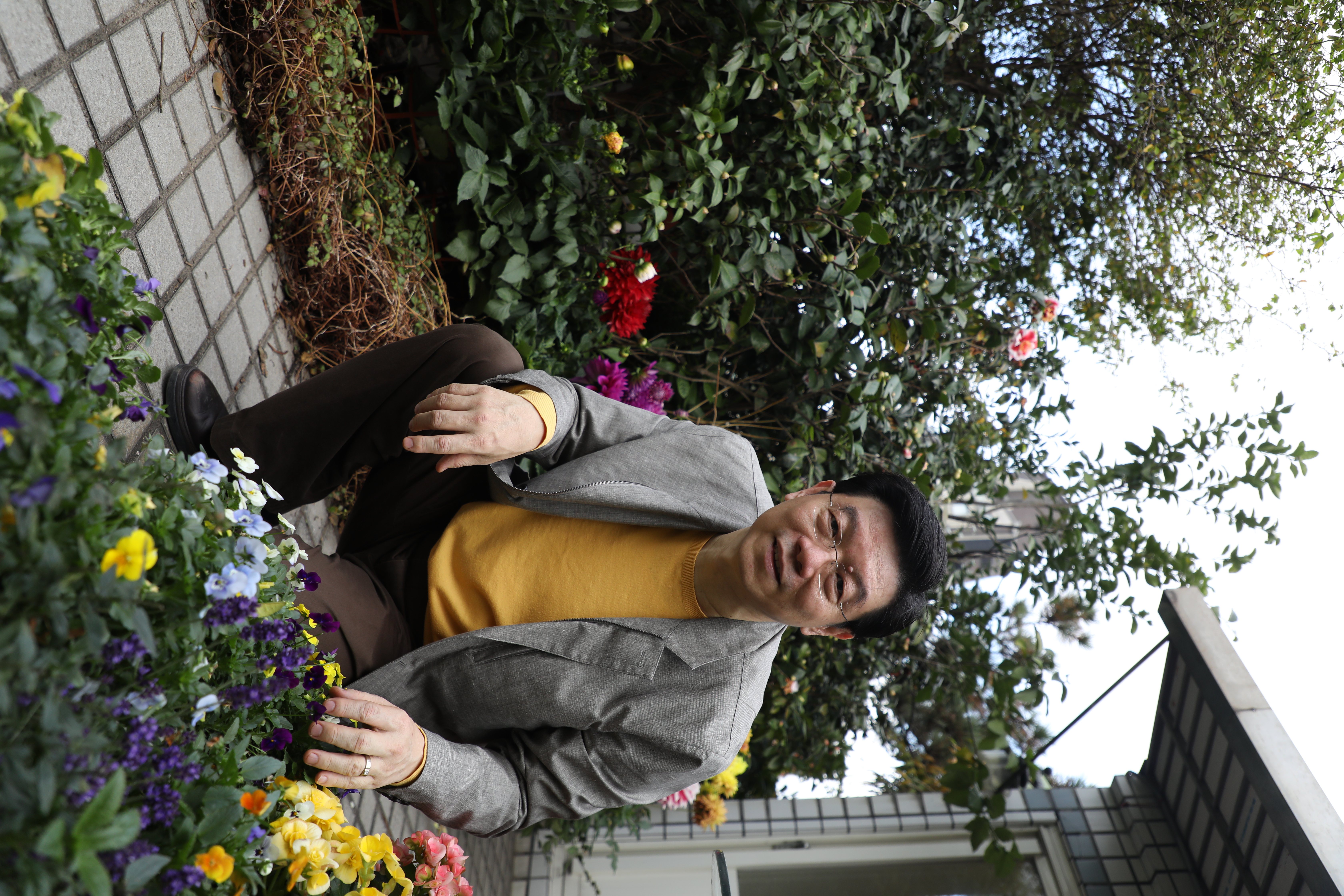 《鏡週刊》社長裴偉愛吃也愛煮，每個週末幾乎都在家下廚，現在也公開他的廚房筆記。（何宗昇攝）