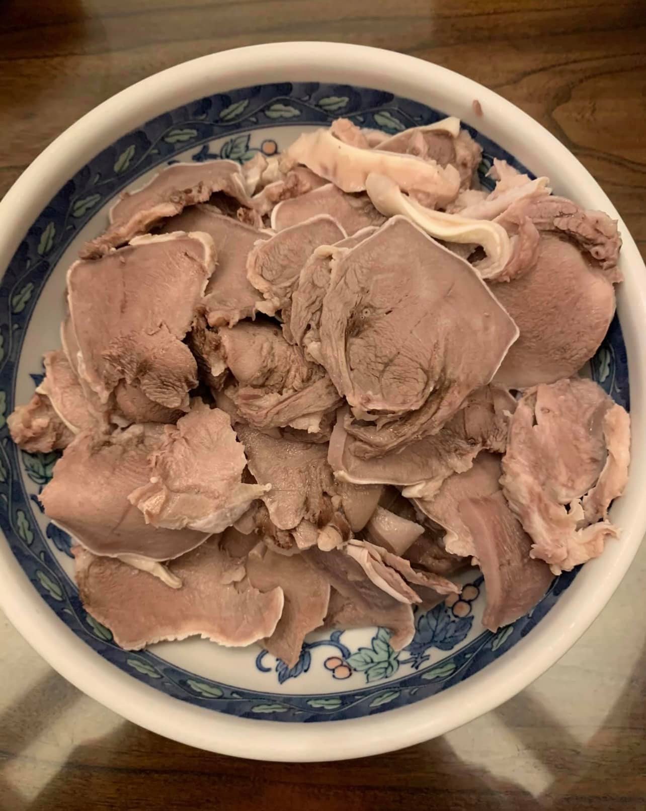 豬舌切片。