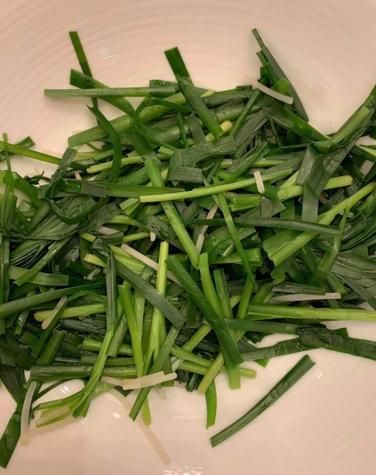 韭菜燙熟。