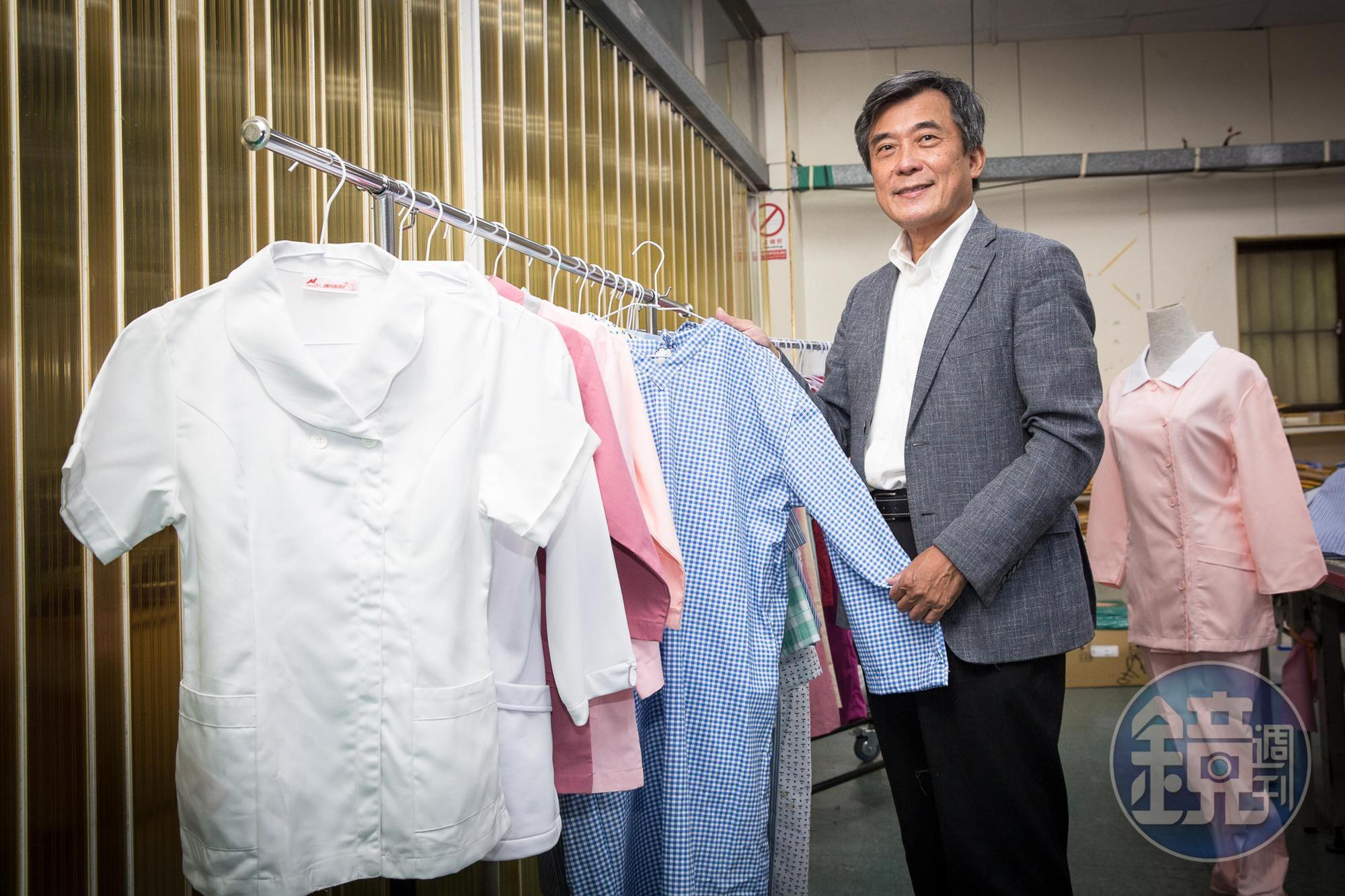 台灣6成醫院的醫生、護理師制服與病人服的設計製作，都在賴調元手上催生出來。