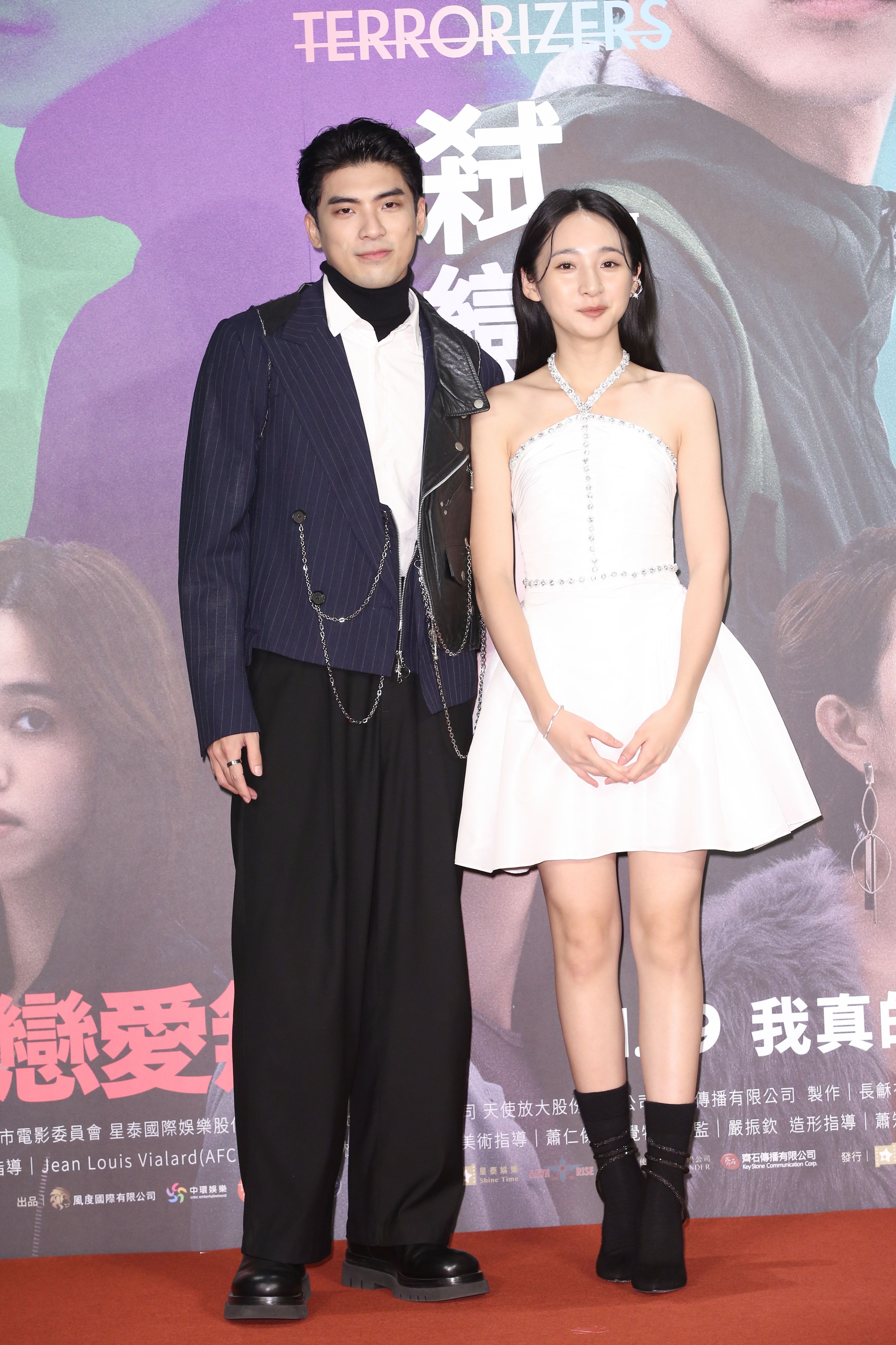 李沐(右)與林哲熹把戀愛演得很美,是殘酷青春中最浪漫的事。