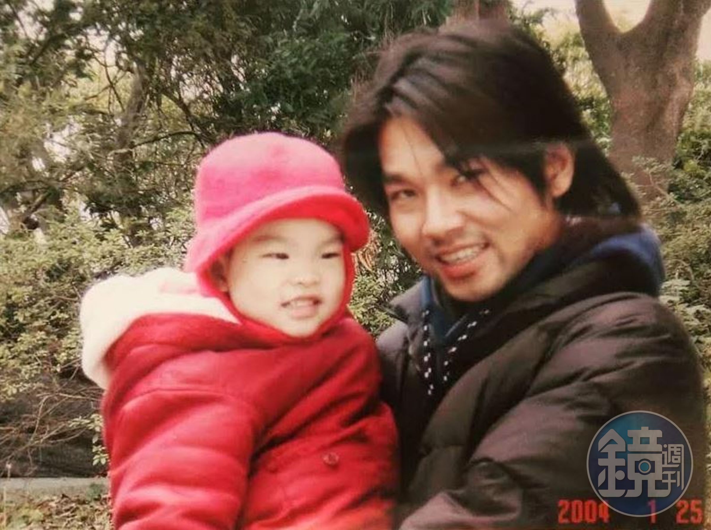 謝承均和姪女20年前的合照。（翻攝自謝承均臉書）